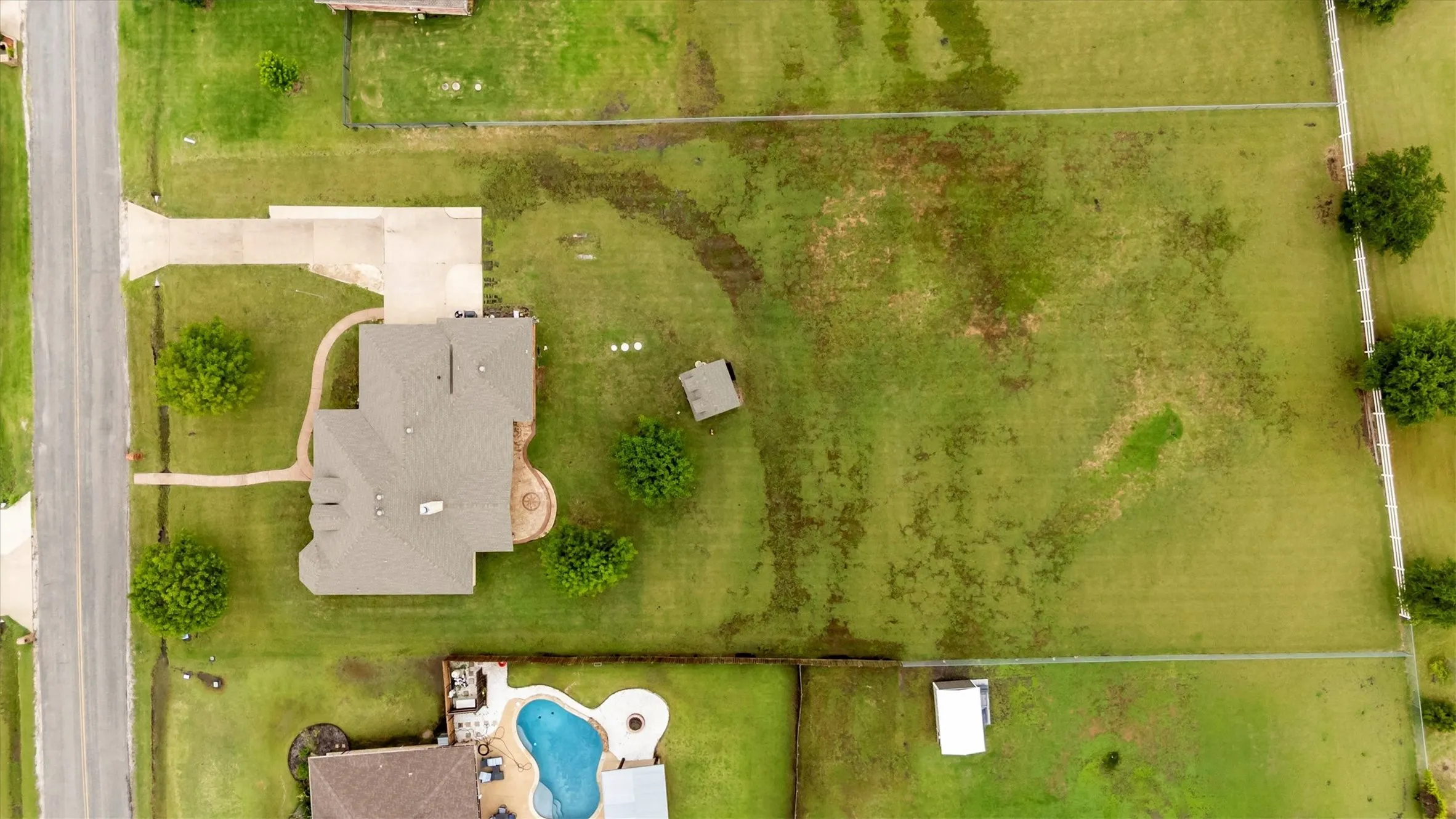 Single Family Residence For Sale in Collin County , 6581 Meadow Ridge Circle, Nevada, Texas 75173, 4 Bedroom, 2 Bathroom, 2 Garage spaces, 2,109 Sqft, built in 2003, Preowned, mls#21216017, Real Estate Agent in Nevada, Homes For Sale in Collin county, Homes For Sale in Nevada, Realtor in Nevada Texas, Real Estate Brokerage Independent Realty Texas, Luminita Cordes Realtor
