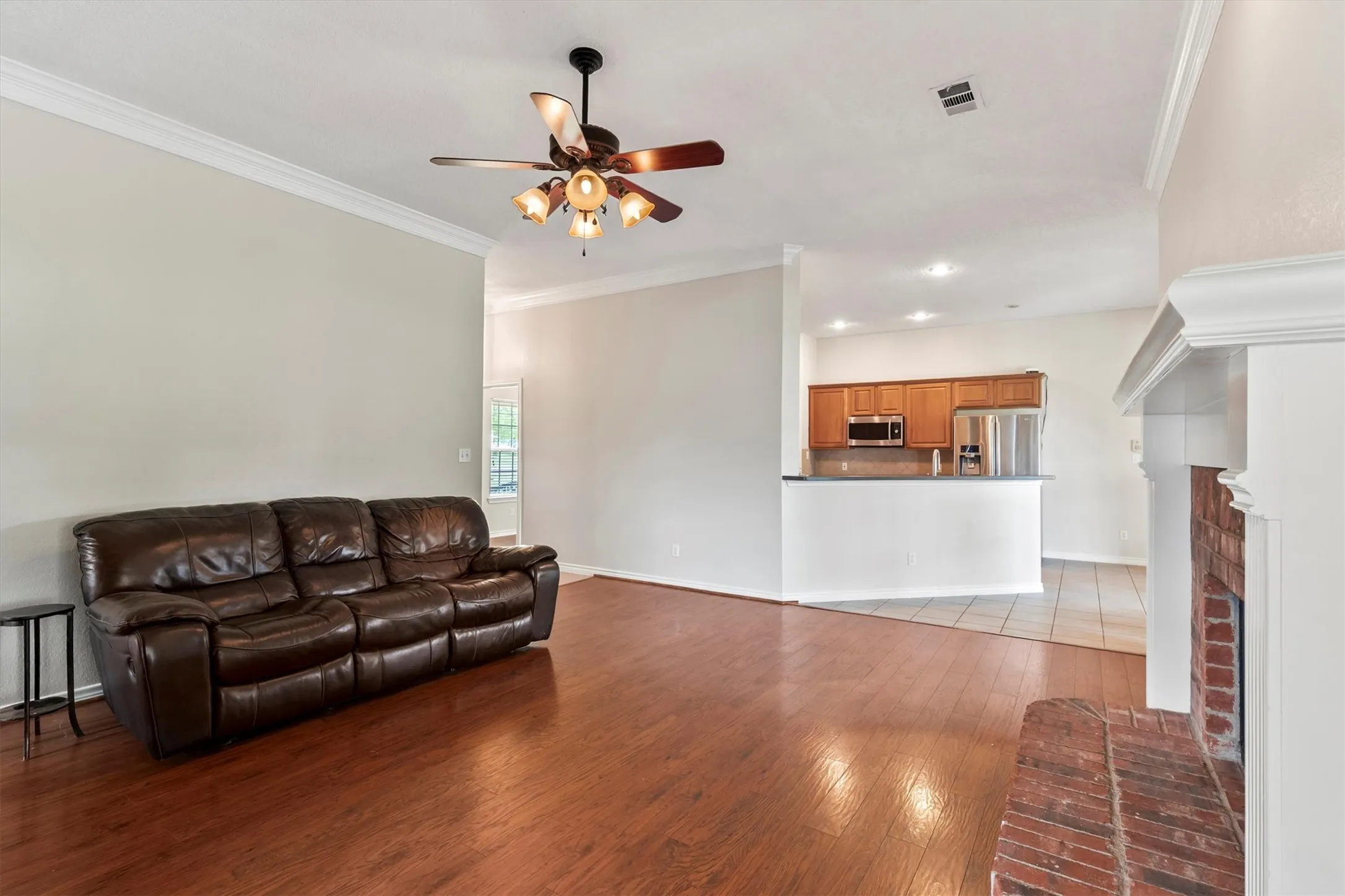 Single Family Residence For Sale in Collin County , 6581 Meadow Ridge Circle, Nevada, Texas 75173, 4 Bedroom, 2 Bathroom, 2 Garage spaces, 2,109 Sqft, built in 2003, Preowned, mls#21216017, Real Estate Agent in Nevada, Homes For Sale in Collin county, Homes For Sale in Nevada, Realtor in Nevada Texas, Real Estate Brokerage Independent Realty Texas, Luminita Cordes Realtor