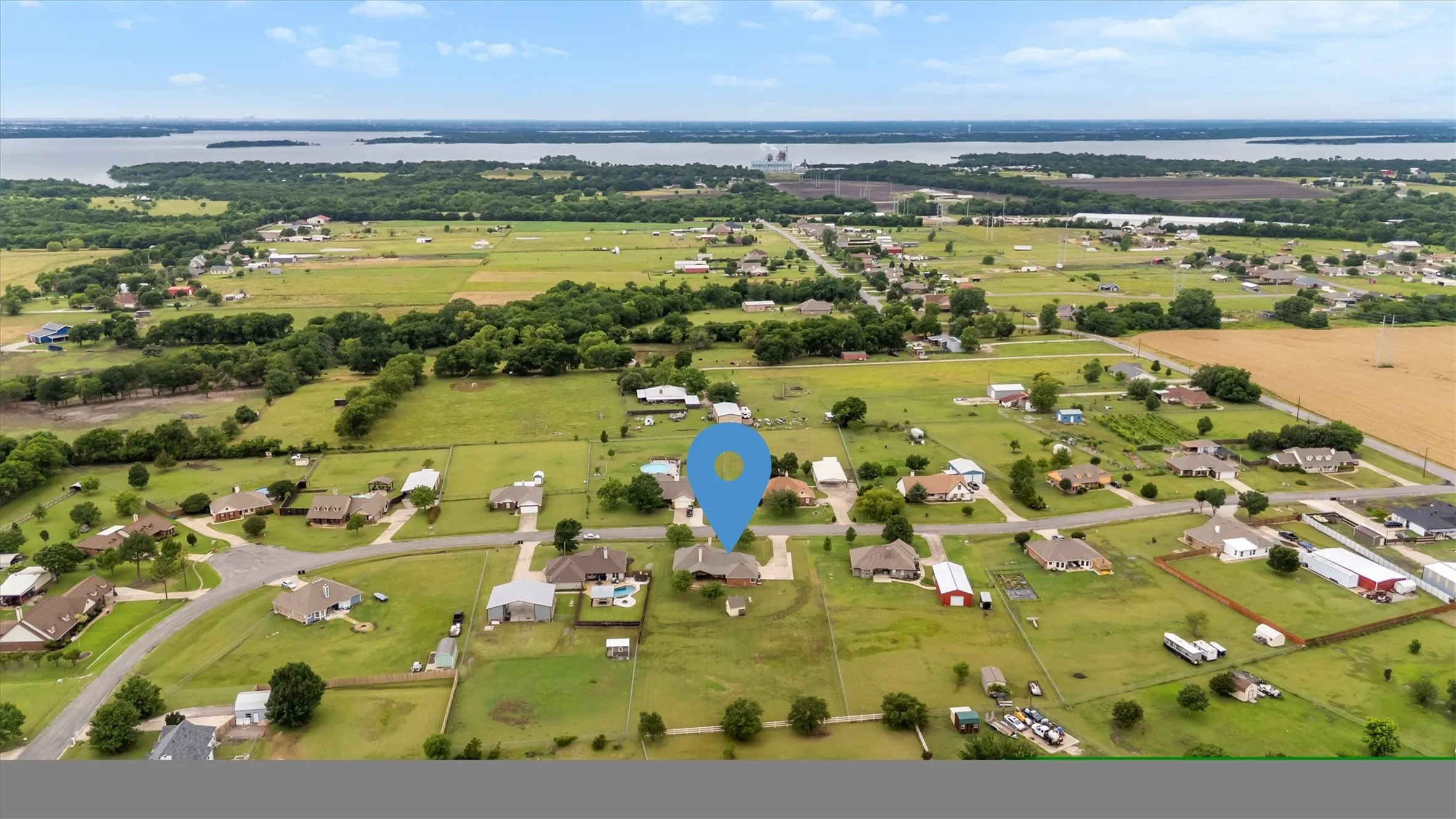 Single Family Residence For Sale in Collin County , 6581 Meadow Ridge Circle, Nevada, Texas 75173, 4 Bedroom, 2 Bathroom, 2 Garage spaces, 2,109 Sqft, built in 2003, Preowned, mls#21216017, Real Estate Agent in Nevada, Homes For Sale in Collin county, Homes For Sale in Nevada, Realtor in Nevada Texas, Real Estate Brokerage Independent Realty Texas, Luminita Cordes Realtor