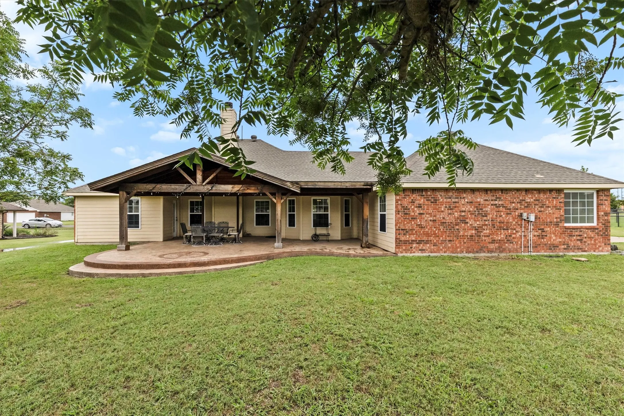 Single Family Residence For Sale in Collin County , 6581 Meadow Ridge Circle, Nevada, Texas 75173, 4 Bedroom, 2 Bathroom, 2 Garage spaces, 2,109 Sqft, built in 2003, Preowned, mls#21216017, Real Estate Agent in Nevada, Homes For Sale in Collin county, Homes For Sale in Nevada, Realtor in Nevada Texas, Real Estate Brokerage Independent Realty Texas, Luminita Cordes Realtor