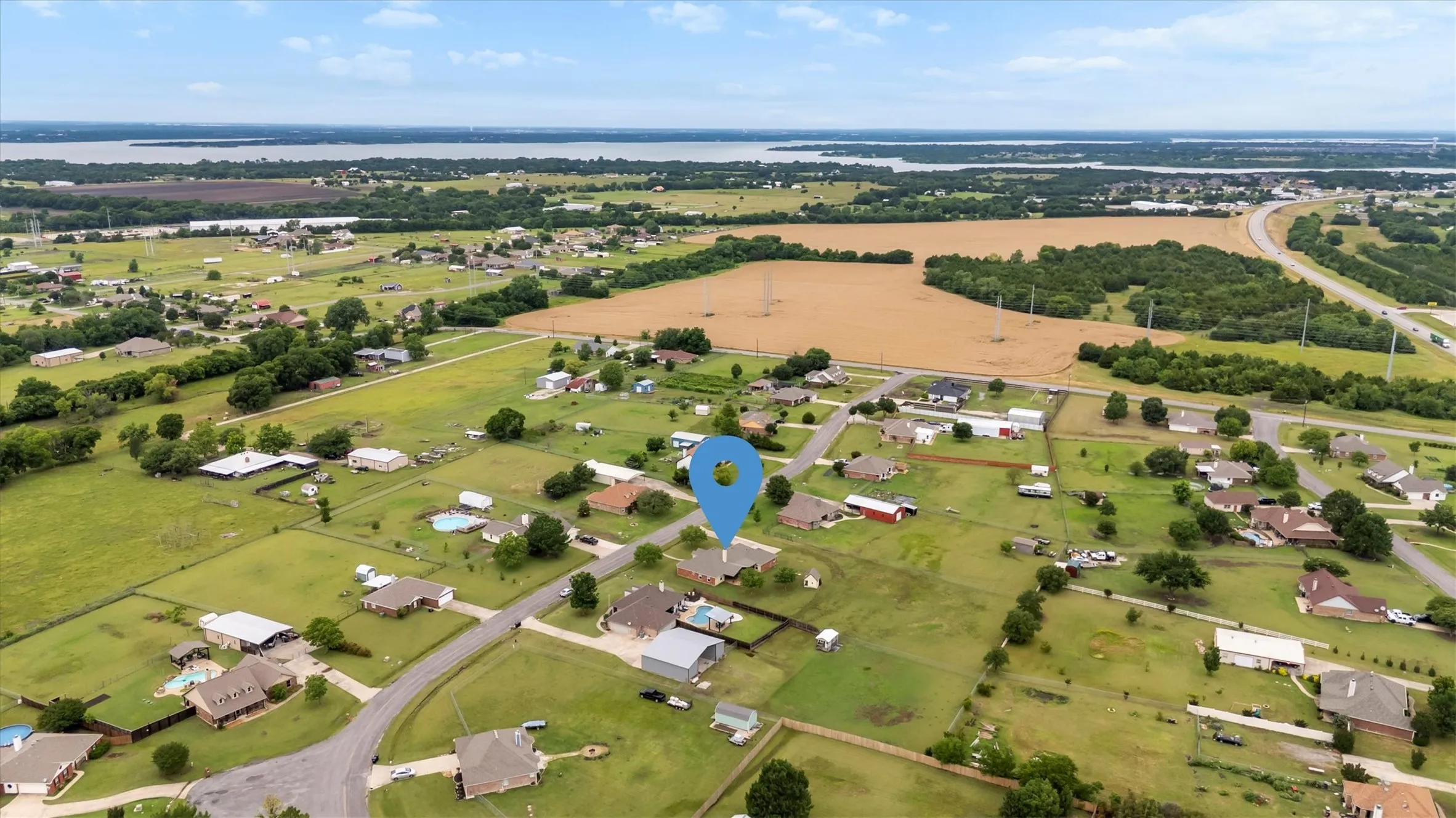 Single Family Residence For Sale in Collin County , 6581 Meadow Ridge Circle, Nevada, Texas 75173, 4 Bedroom, 2 Bathroom, 2 Garage spaces, 2,109 Sqft, built in 2003, Preowned, mls#21216017, Real Estate Agent in Nevada, Homes For Sale in Collin county, Homes For Sale in Nevada, Realtor in Nevada Texas, Real Estate Brokerage Independent Realty Texas, Luminita Cordes Realtor