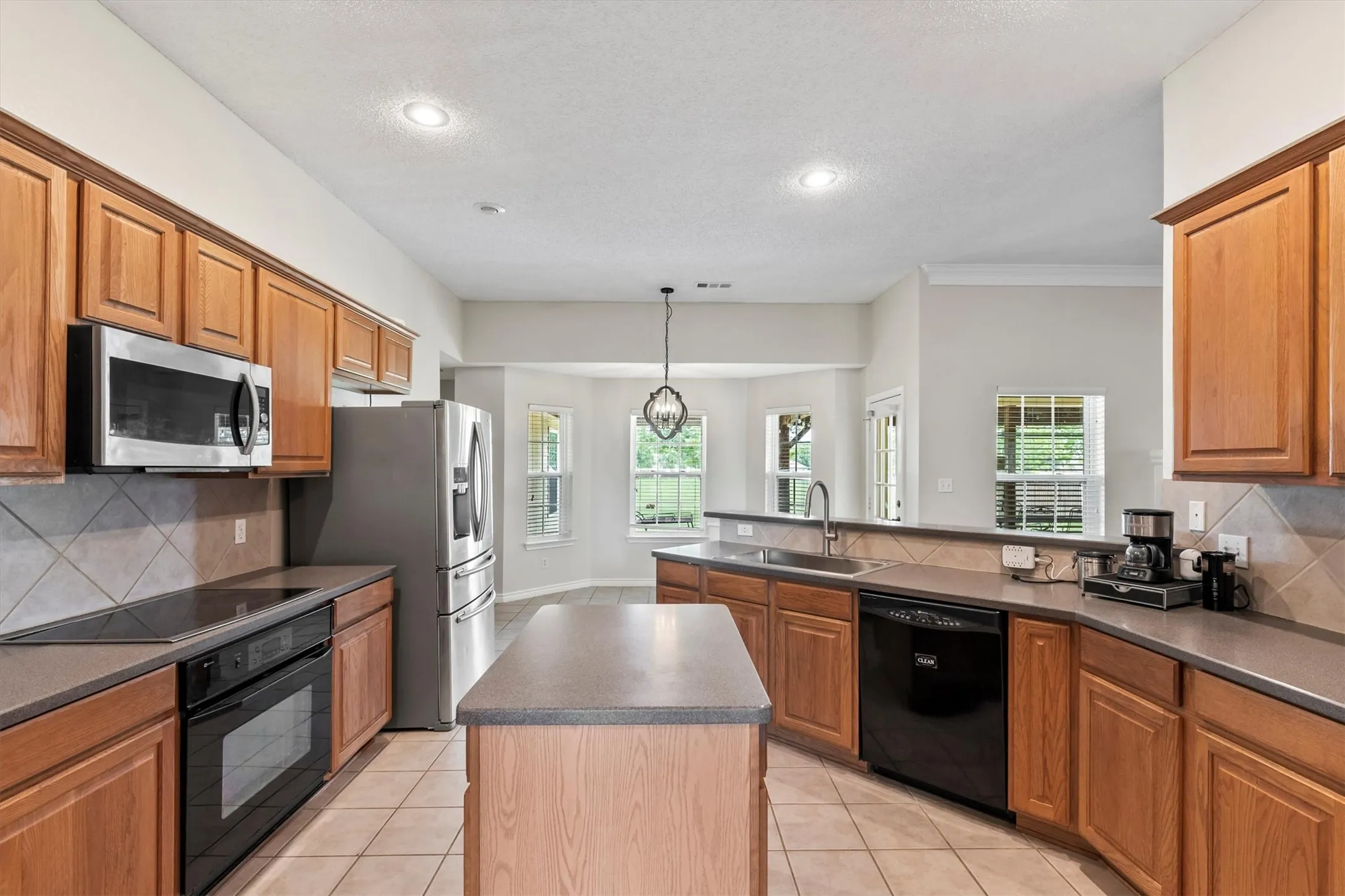 Single Family Residence For Sale in Collin County , 6581 Meadow Ridge Circle, Nevada, Texas 75173, 4 Bedroom, 2 Bathroom, 2 Garage spaces, 2,109 Sqft, built in 2003, Preowned, mls#21216017, Real Estate Agent in Nevada, Homes For Sale in Collin county, Homes For Sale in Nevada, Realtor in Nevada Texas, Real Estate Brokerage Independent Realty Texas, Luminita Cordes Realtor