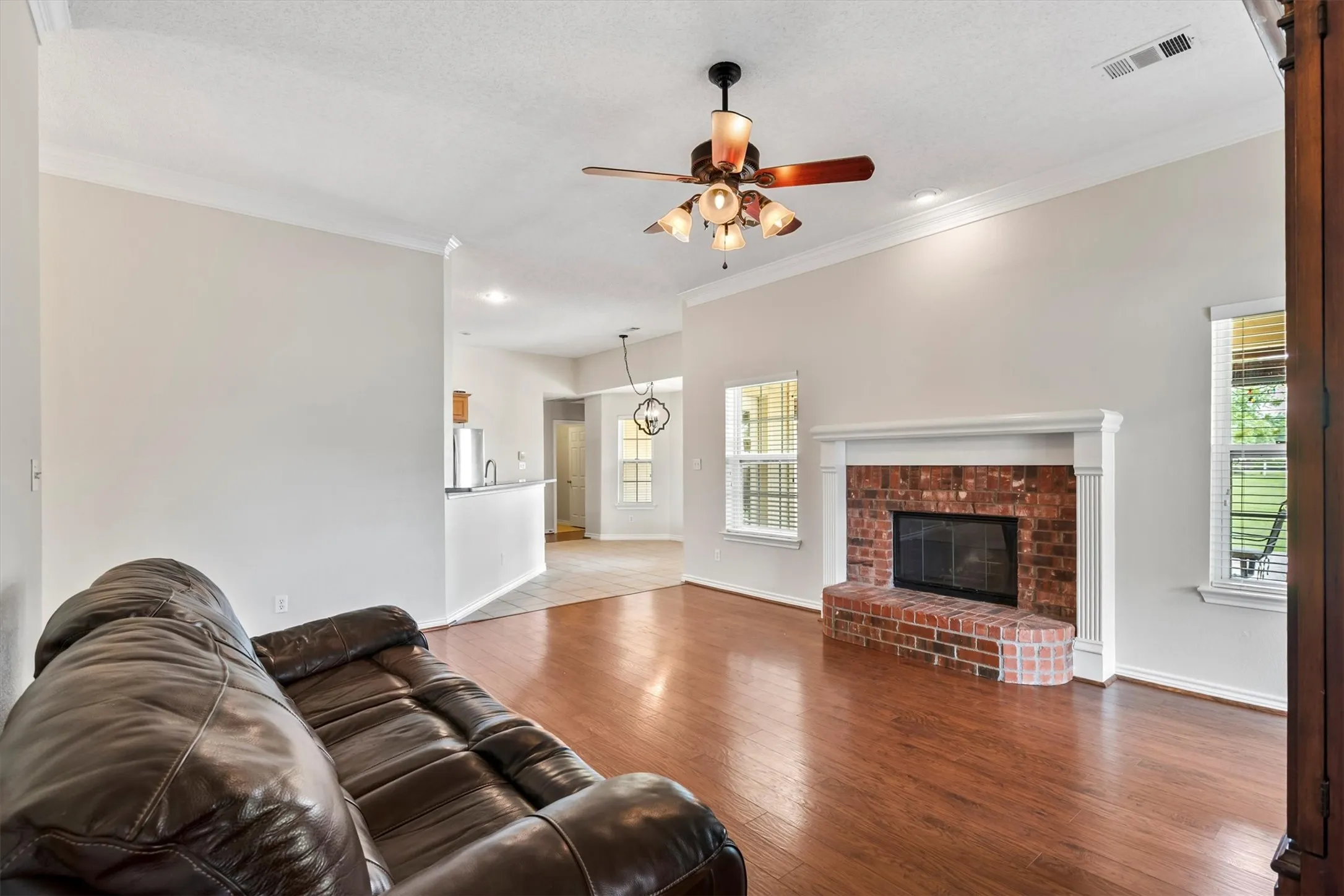 Single Family Residence For Sale in Collin County , 6581 Meadow Ridge Circle, Nevada, Texas 75173, 4 Bedroom, 2 Bathroom, 2 Garage spaces, 2,109 Sqft, built in 2003, Preowned, mls#21216017, Real Estate Agent in Nevada, Homes For Sale in Collin county, Homes For Sale in Nevada, Realtor in Nevada Texas, Real Estate Brokerage Independent Realty Texas, Luminita Cordes Realtor