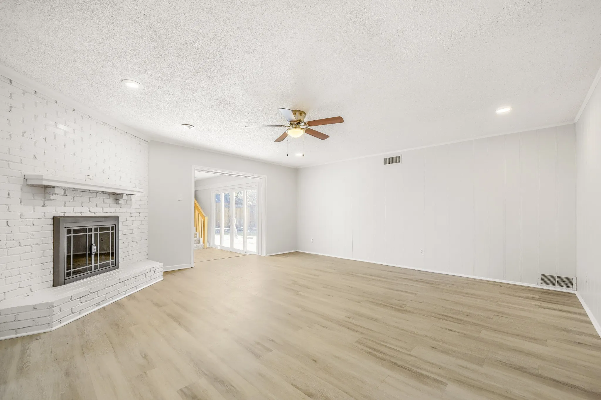 Single Family Residence For Sale in Dallas County , 10432 Church Road, Dallas, Texas 75238, 4 Bedroom, 3 Bathroom, 2 Garage spaces, 2,452 Sqft, built in 1965, mls#21213601, Real Estate Agent in Dallas, Homes For Sale in Dallas county, Homes For Sale in Dallas, Realtor in Dallas Texas, Real Estate Brokerage Independent Realty Texas, Luminita Cordes Realtor