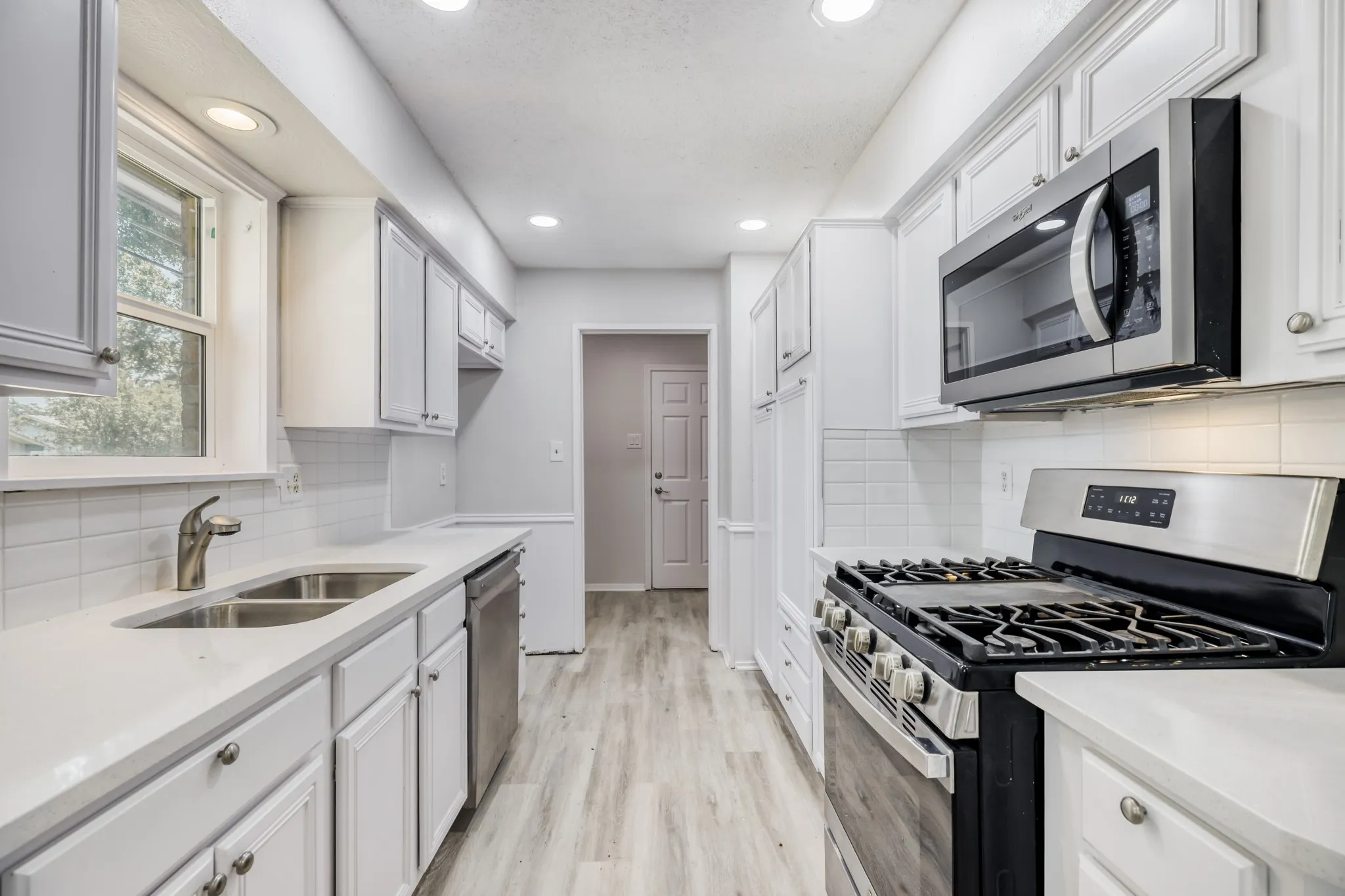 Single Family Residence For Sale in Dallas County , 10432 Church Road, Dallas, Texas 75238, 4 Bedroom, 3 Bathroom, 2 Garage spaces, 2,452 Sqft, built in 1965, mls#21213601, Real Estate Agent in Dallas, Homes For Sale in Dallas county, Homes For Sale in Dallas, Realtor in Dallas Texas, Real Estate Brokerage Independent Realty Texas, Luminita Cordes Realtor
