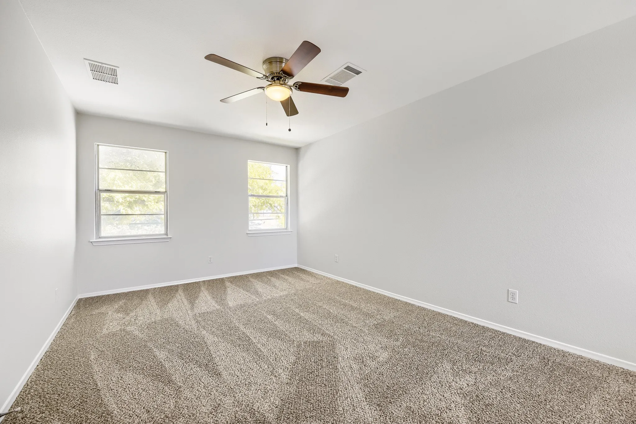Single Family Residence For Sale in Dallas County , 10432 Church Road, Dallas, Texas 75238, 4 Bedroom, 3 Bathroom, 2 Garage spaces, 2,452 Sqft, built in 1965, mls#21213601, Real Estate Agent in Dallas, Homes For Sale in Dallas county, Homes For Sale in Dallas, Realtor in Dallas Texas, Real Estate Brokerage Independent Realty Texas, Luminita Cordes Realtor
