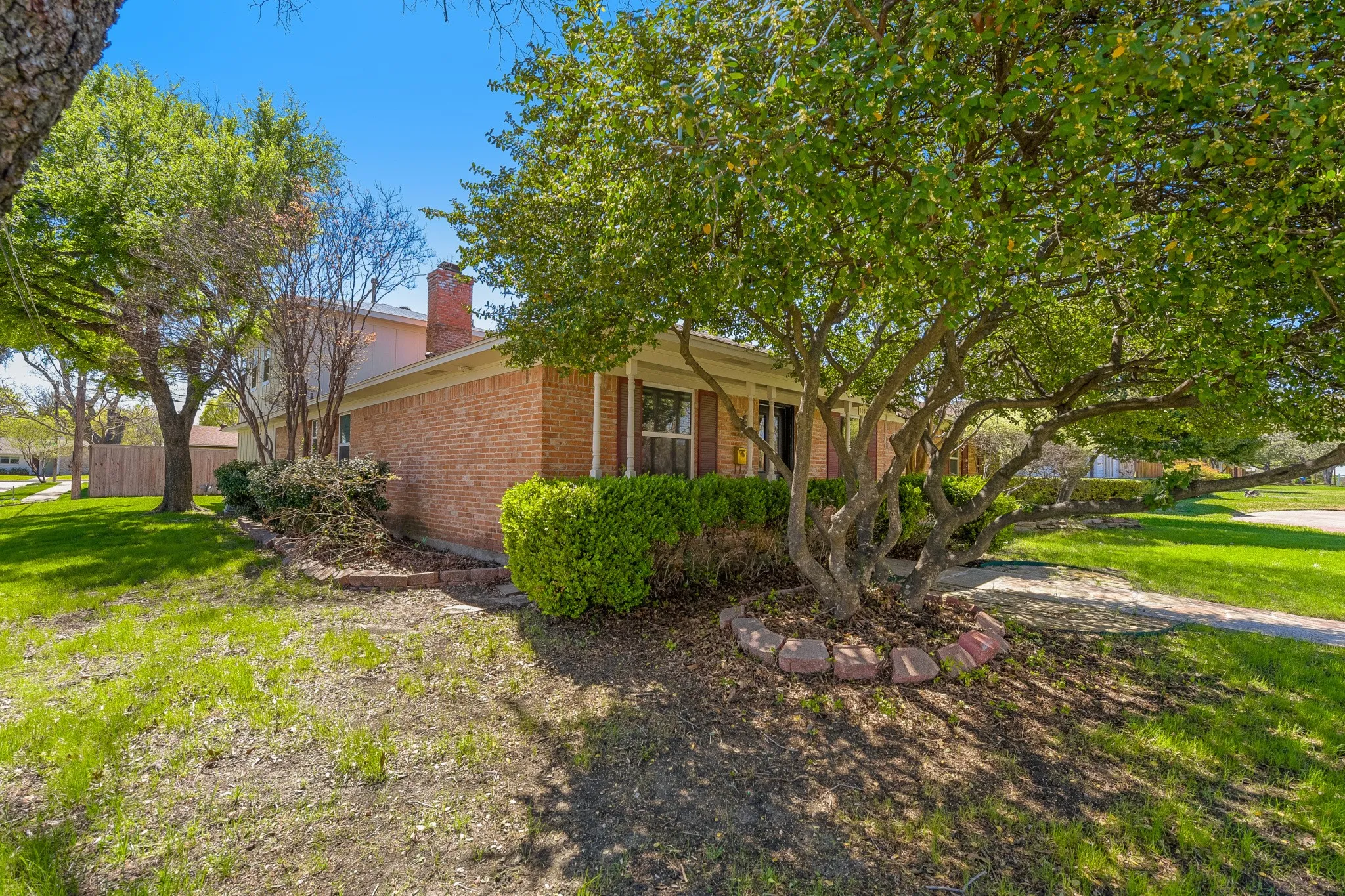 Single Family Residence For Sale in Dallas County , 10432 Church Road, Dallas, Texas 75238, 4 Bedroom, 3 Bathroom, 2 Garage spaces, 2,452 Sqft, built in 1965, mls#21213601, Real Estate Agent in Dallas, Homes For Sale in Dallas county, Homes For Sale in Dallas, Realtor in Dallas Texas, Real Estate Brokerage Independent Realty Texas, Luminita Cordes Realtor