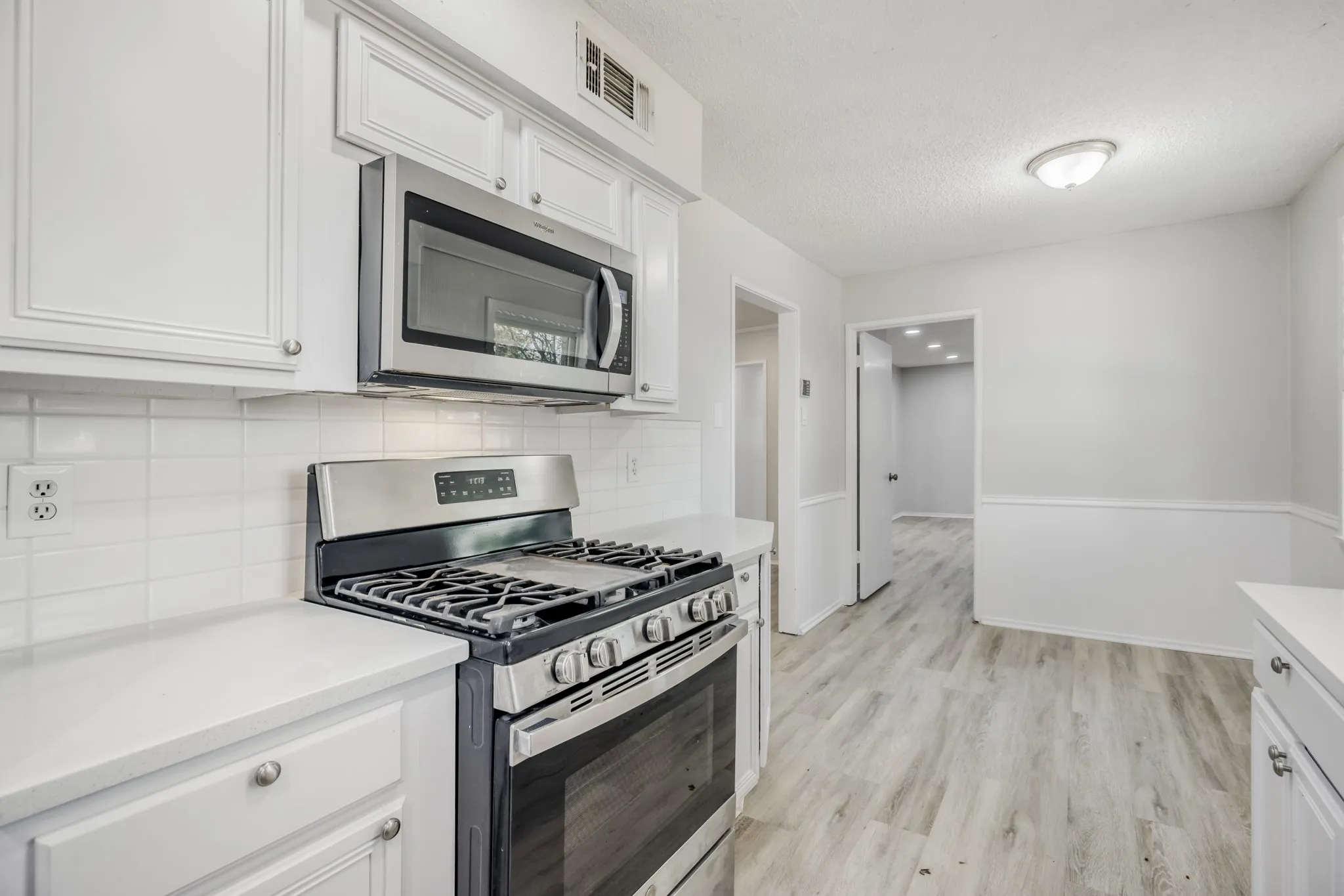 Single Family Residence For Sale in Dallas County , 10432 Church Road, Dallas, Texas 75238, 4 Bedroom, 3 Bathroom, 2 Garage spaces, 2,452 Sqft, built in 1965, mls#21213601, Real Estate Agent in Dallas, Homes For Sale in Dallas county, Homes For Sale in Dallas, Realtor in Dallas Texas, Real Estate Brokerage Independent Realty Texas, Luminita Cordes Realtor