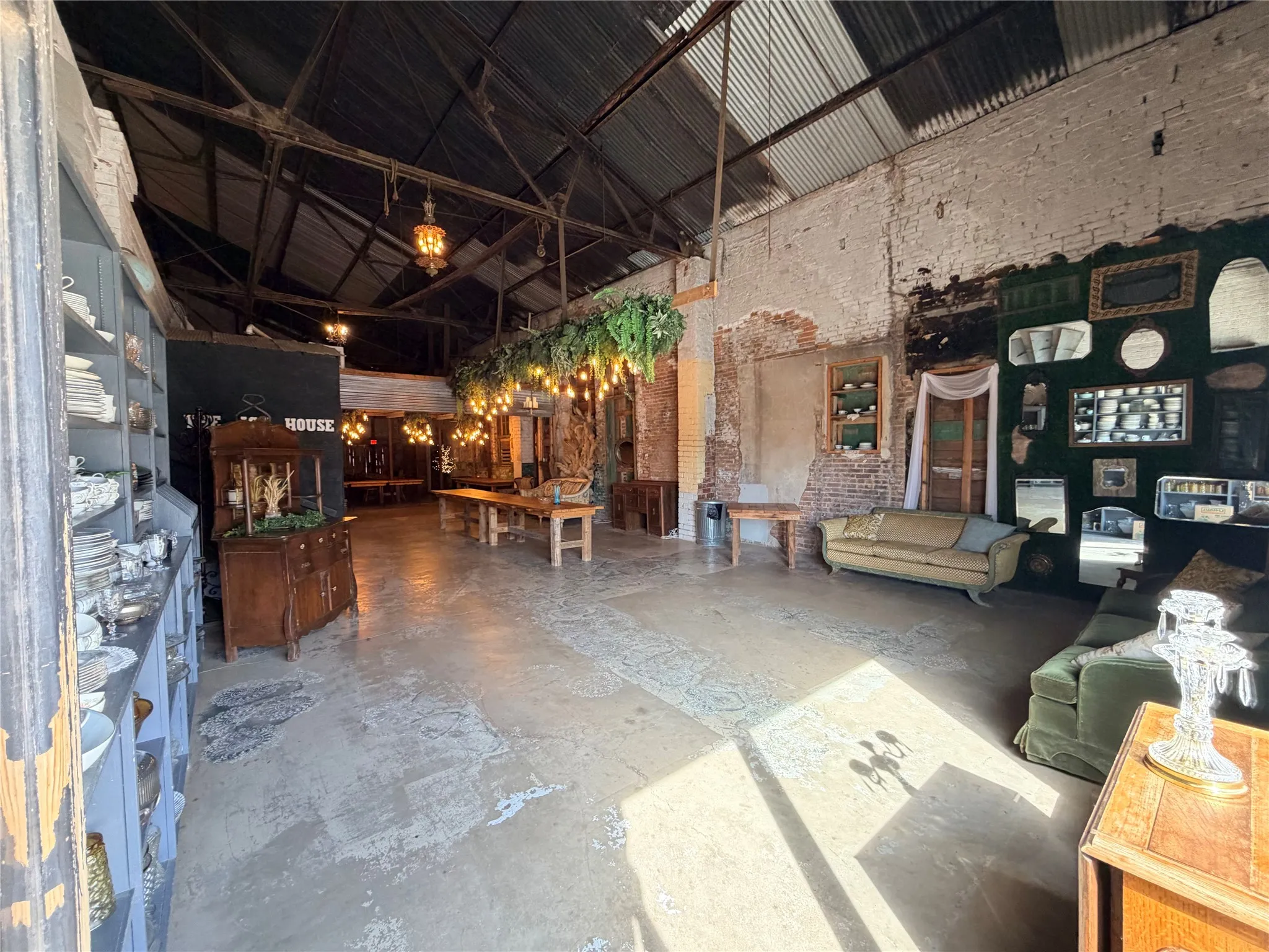 Business For Sale in Baylor County , 107 N Oak Street, Seymour, Texas 76380, 0, 0, Garage spaces, 0 Sqft, built in 1900, Preowned, mls#21217400, Real Estate Agent in Seymour, Homes For Sale in Baylor county, Homes For Sale in Seymour, Realtor in Seymour Texas, Real Estate Brokerage Independent Realty Texas, Luminita Cordes Realtor