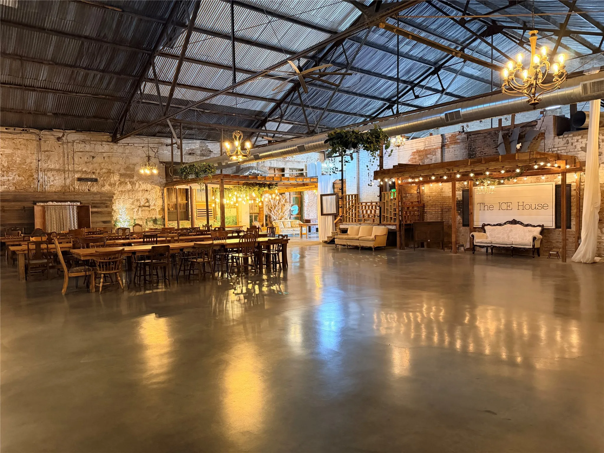 Business For Sale in Baylor County , 107 N Oak Street, Seymour, Texas 76380, 0, 0, Garage spaces, 0 Sqft, built in 1900, Preowned, mls#21217400, Real Estate Agent in Seymour, Homes For Sale in Baylor county, Homes For Sale in Seymour, Realtor in Seymour Texas, Real Estate Brokerage Independent Realty Texas, Luminita Cordes Realtor