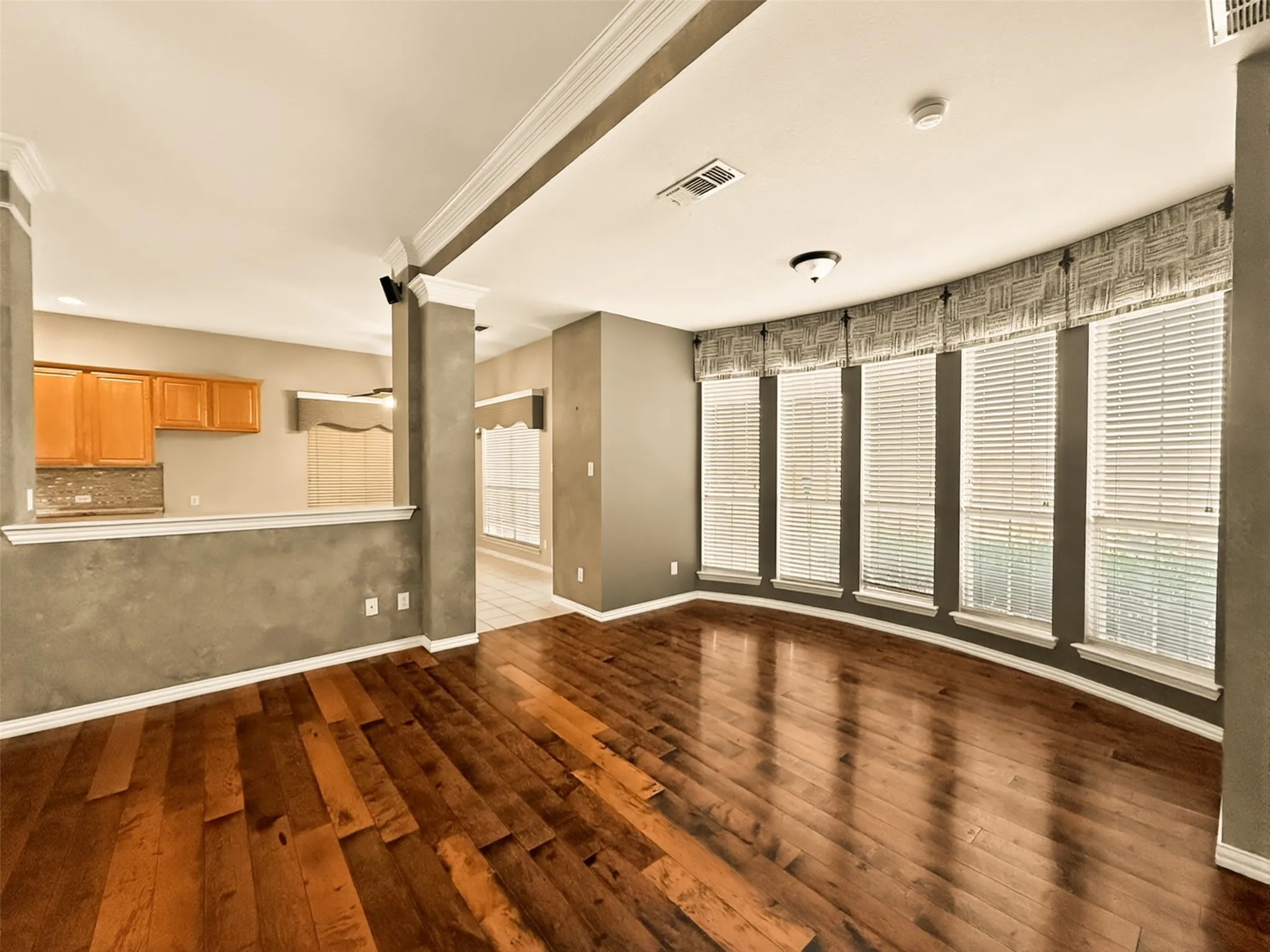 Single Family Residence For Sale in Denton County , 2025 Fair Oaks Circle, Corinth, Texas 76210, 4 Bedroom, 3 Bathroom, 2 Garage spaces, 3,400 Sqft, built in 1999, mls#21212363, Real Estate Agent in Corinth, Homes For Sale in Denton county, Homes For Sale in Corinth, Realtor in Corinth Texas, Real Estate Brokerage Independent Realty Texas, Luminita Cordes Realtor