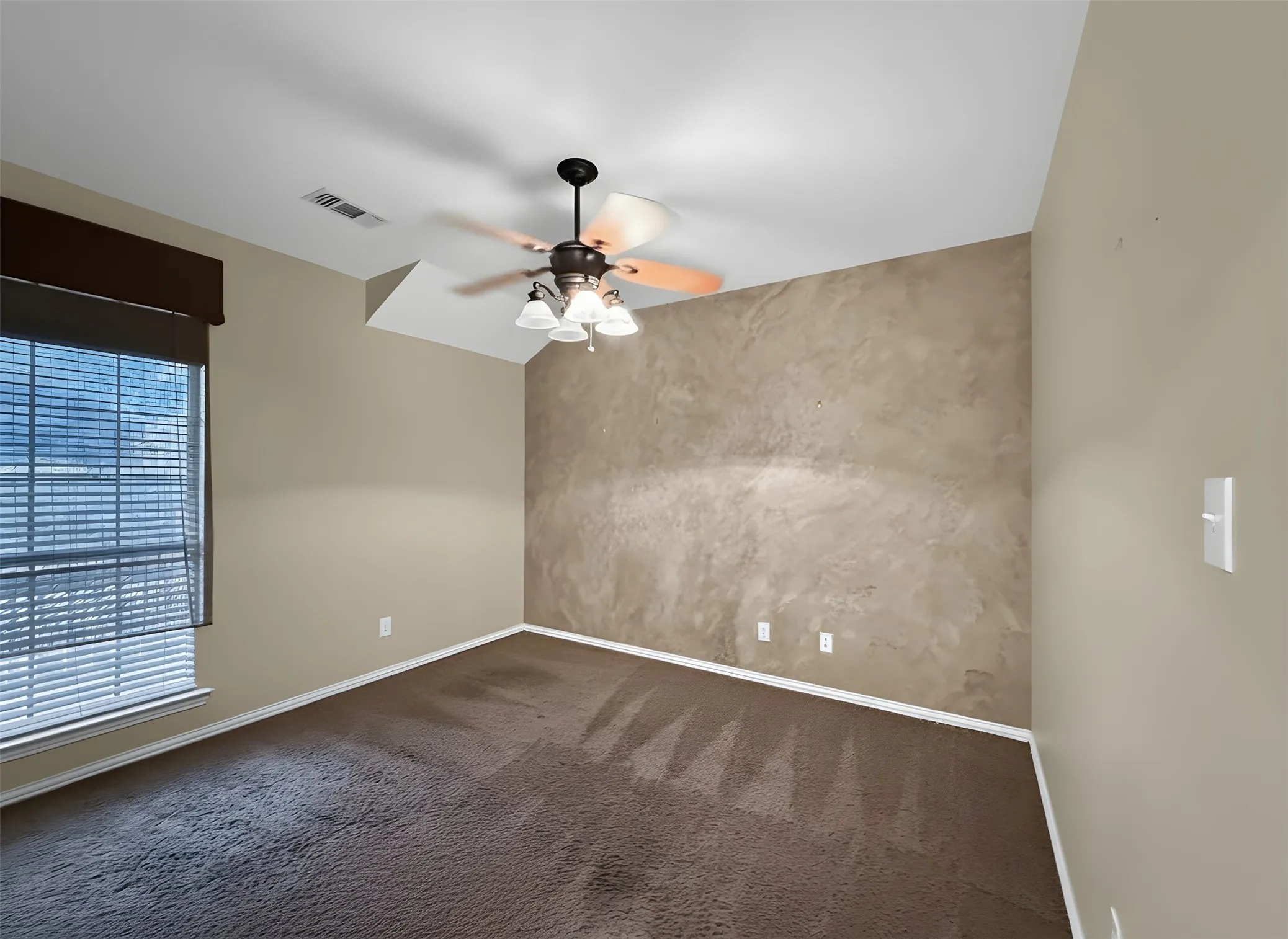 Single Family Residence For Sale in Denton County , 2025 Fair Oaks Circle, Corinth, Texas 76210, 4 Bedroom, 3 Bathroom, 2 Garage spaces, 3,400 Sqft, built in 1999, mls#21212363, Real Estate Agent in Corinth, Homes For Sale in Denton county, Homes For Sale in Corinth, Realtor in Corinth Texas, Real Estate Brokerage Independent Realty Texas, Luminita Cordes Realtor