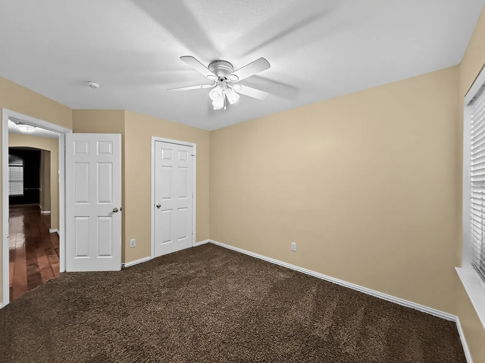 Single Family Residence For Sale in Denton County , 2025 Fair Oaks Circle, Corinth, Texas 76210, 4 Bedroom, 3 Bathroom, 2 Garage spaces, 3,400 Sqft, built in 1999, mls#21212363, Real Estate Agent in Corinth, Homes For Sale in Denton county, Homes For Sale in Corinth, Realtor in Corinth Texas, Real Estate Brokerage Independent Realty Texas, Luminita Cordes Realtor