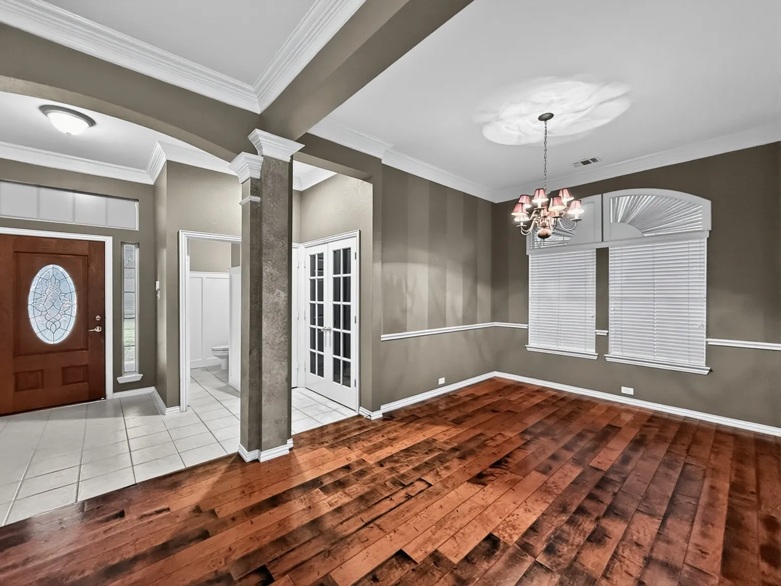 Entry - Dining Area