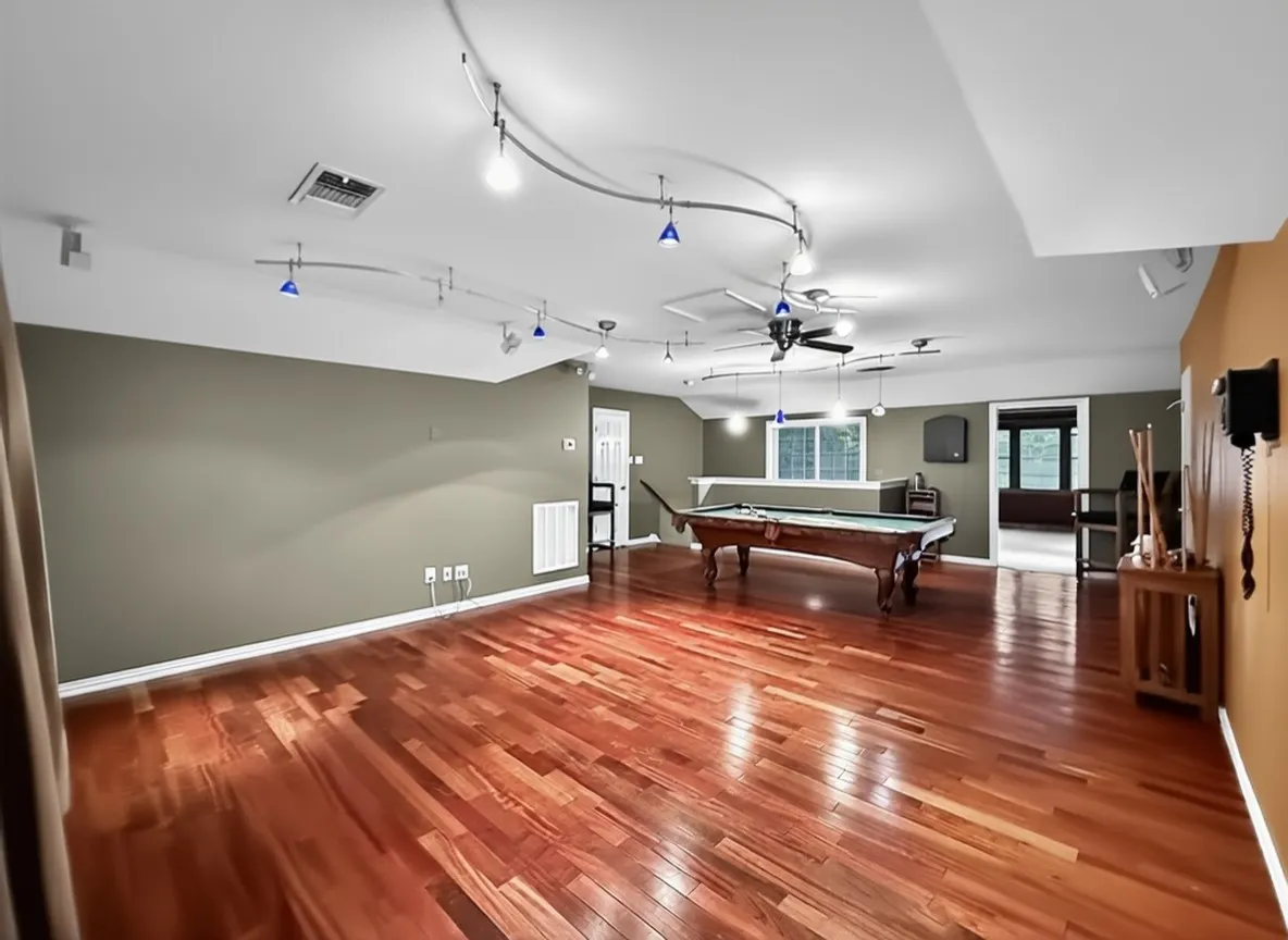 Single Family Residence For Sale in Denton County , 2025 Fair Oaks Circle, Corinth, Texas 76210, 4 Bedroom, 3 Bathroom, 2 Garage spaces, 3,400 Sqft, built in 1999, mls#21212363, Real Estate Agent in Corinth, Homes For Sale in Denton county, Homes For Sale in Corinth, Realtor in Corinth Texas, Real Estate Brokerage Independent Realty Texas, Luminita Cordes Realtor