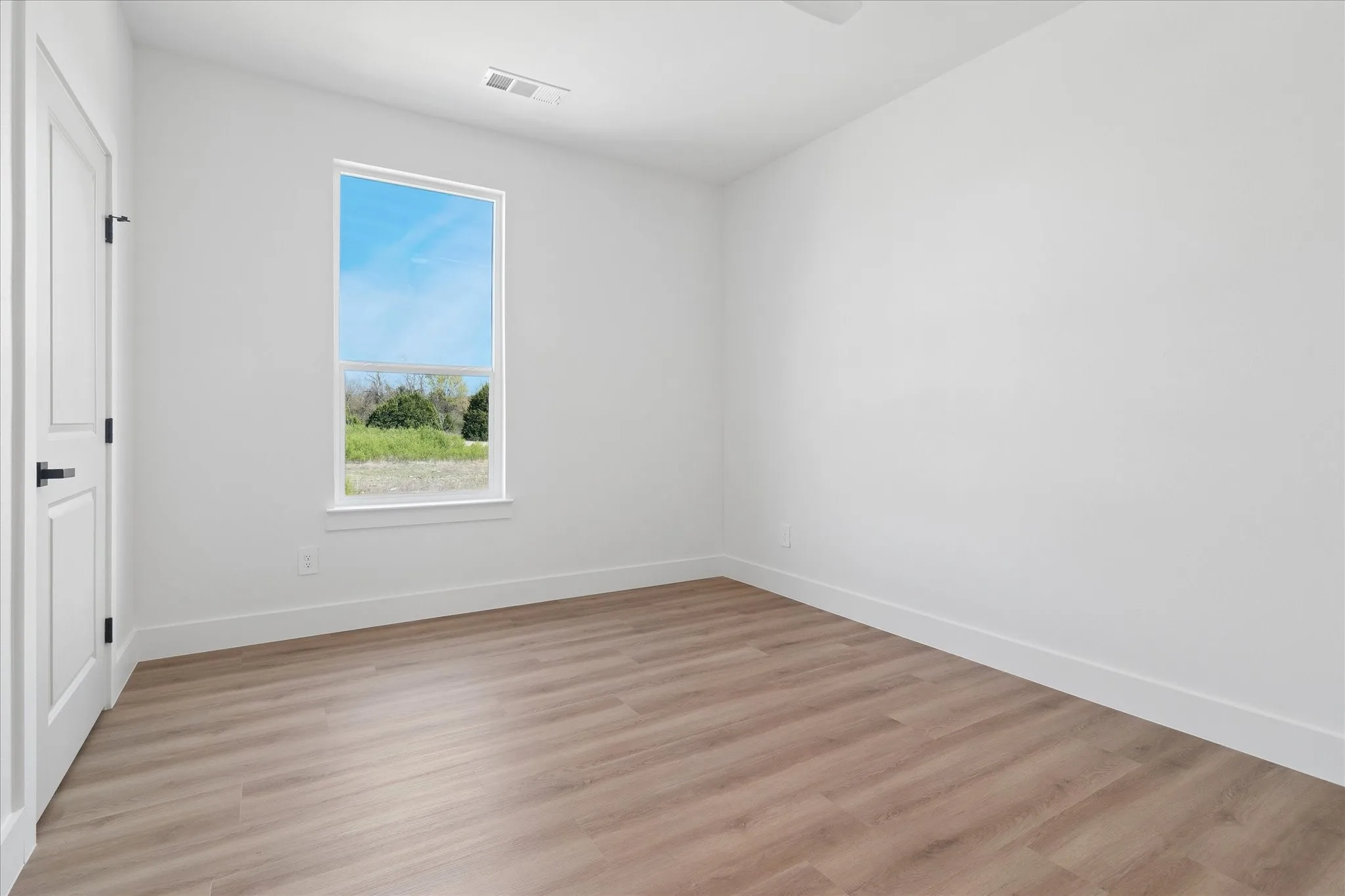 Single Family Residence For Sale in Ellis County , 121 Lakeshore Lane, Glenn Heights, Texas 75154, 4 Bedroom, 3 Bathroom, 2 Garage spaces, 2,065 Sqft, built in 2026, Preowned, mls#21214105, Real Estate Agent in Glenn Heights, Homes For Sale in Ellis county, Homes For Sale in Glenn Heights, Realtor in Glenn Heights Texas, Real Estate Brokerage Independent Realty Texas, Luminita Cordes Realtor