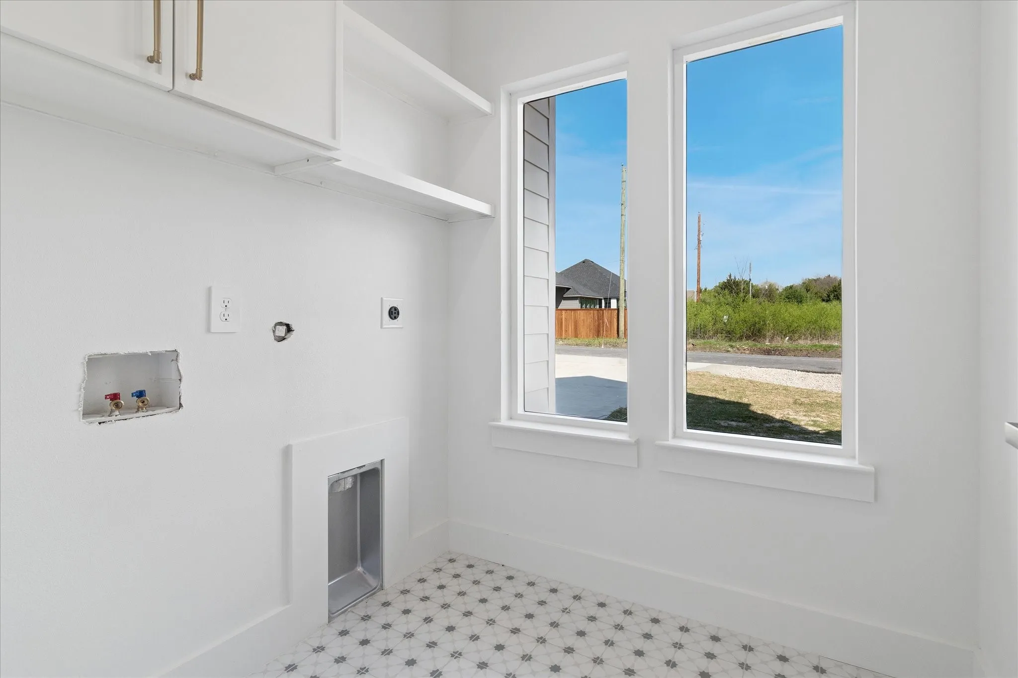 Single Family Residence For Sale in Ellis County , 121 Lakeshore Lane, Glenn Heights, Texas 75154, 4 Bedroom, 3 Bathroom, 2 Garage spaces, 2,065 Sqft, built in 2026, Preowned, mls#21214105, Real Estate Agent in Glenn Heights, Homes For Sale in Ellis county, Homes For Sale in Glenn Heights, Realtor in Glenn Heights Texas, Real Estate Brokerage Independent Realty Texas, Luminita Cordes Realtor