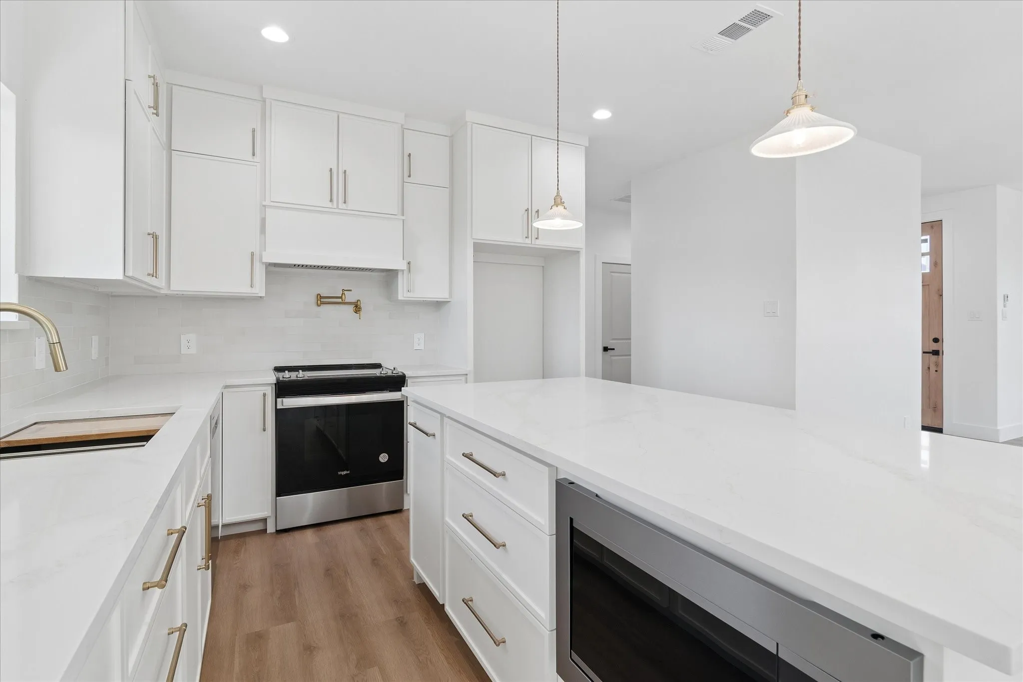 Single Family Residence For Sale in Ellis County , 121 Lakeshore Lane, Glenn Heights, Texas 75154, 4 Bedroom, 3 Bathroom, 2 Garage spaces, 2,065 Sqft, built in 2026, Preowned, mls#21214105, Real Estate Agent in Glenn Heights, Homes For Sale in Ellis county, Homes For Sale in Glenn Heights, Realtor in Glenn Heights Texas, Real Estate Brokerage Independent Realty Texas, Luminita Cordes Realtor