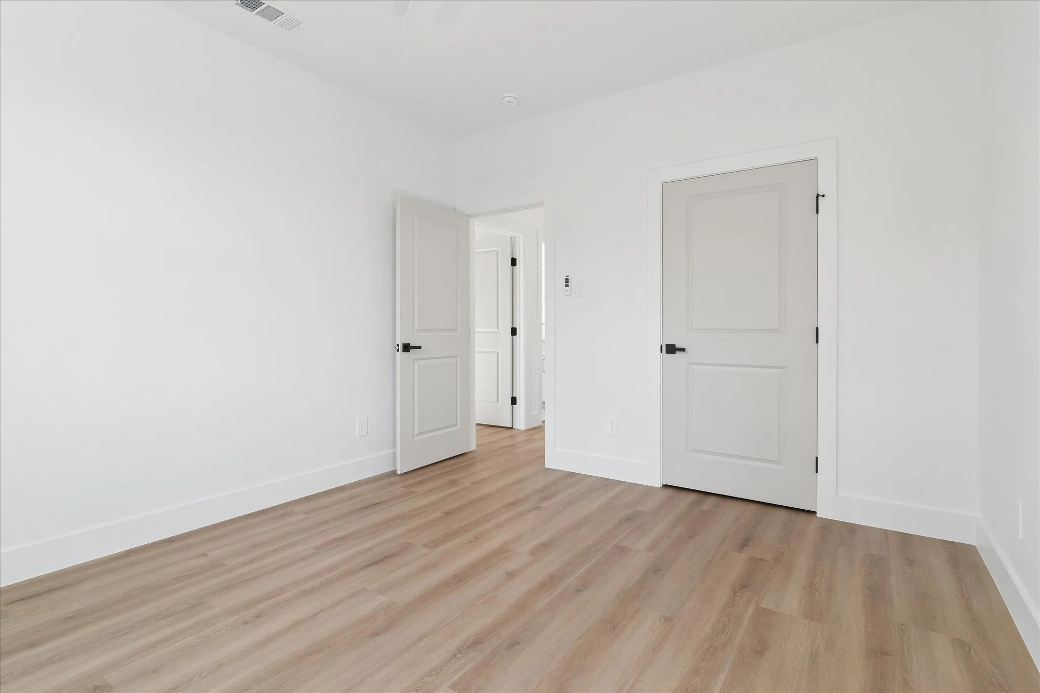 Single Family Residence For Sale in Ellis County , 121 Lakeshore Lane, Glenn Heights, Texas 75154, 4 Bedroom, 3 Bathroom, 2 Garage spaces, 2,065 Sqft, built in 2026, Preowned, mls#21214105, Real Estate Agent in Glenn Heights, Homes For Sale in Ellis county, Homes For Sale in Glenn Heights, Realtor in Glenn Heights Texas, Real Estate Brokerage Independent Realty Texas, Luminita Cordes Realtor