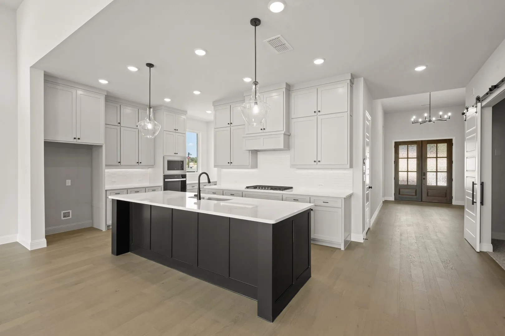 9104 Landmark- Kitchen-1