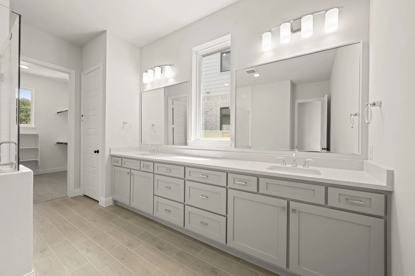 9104 Landmark- Primary Suite-2