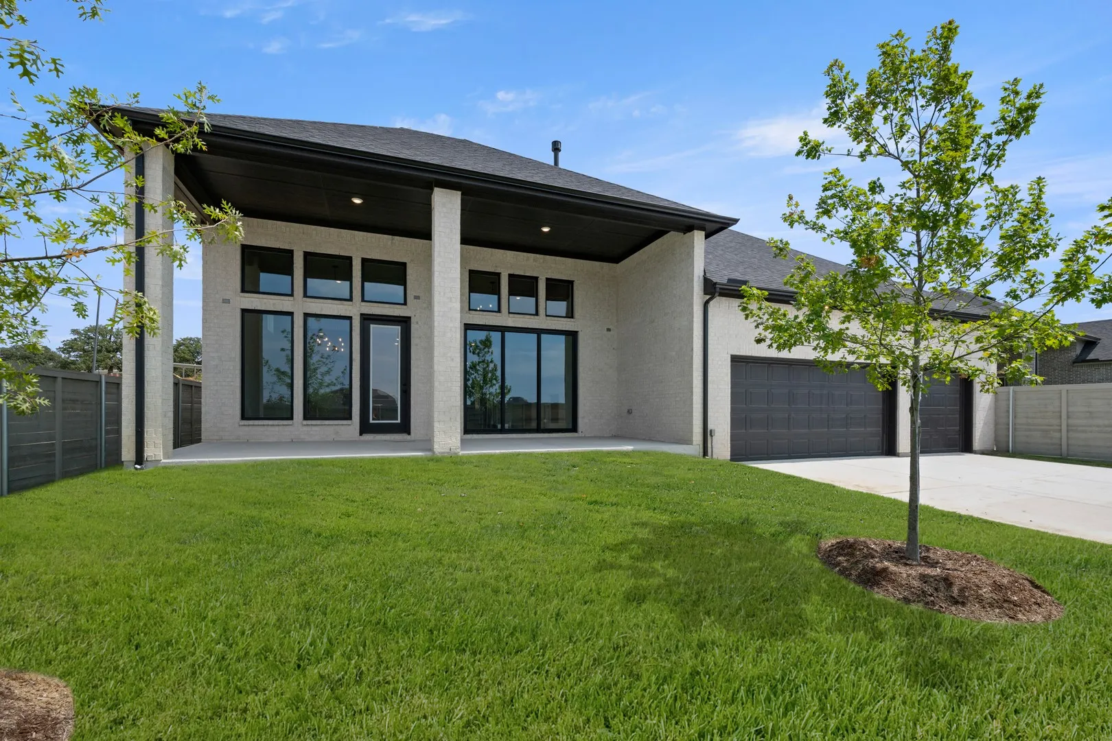 9104 Landmark- Back-1