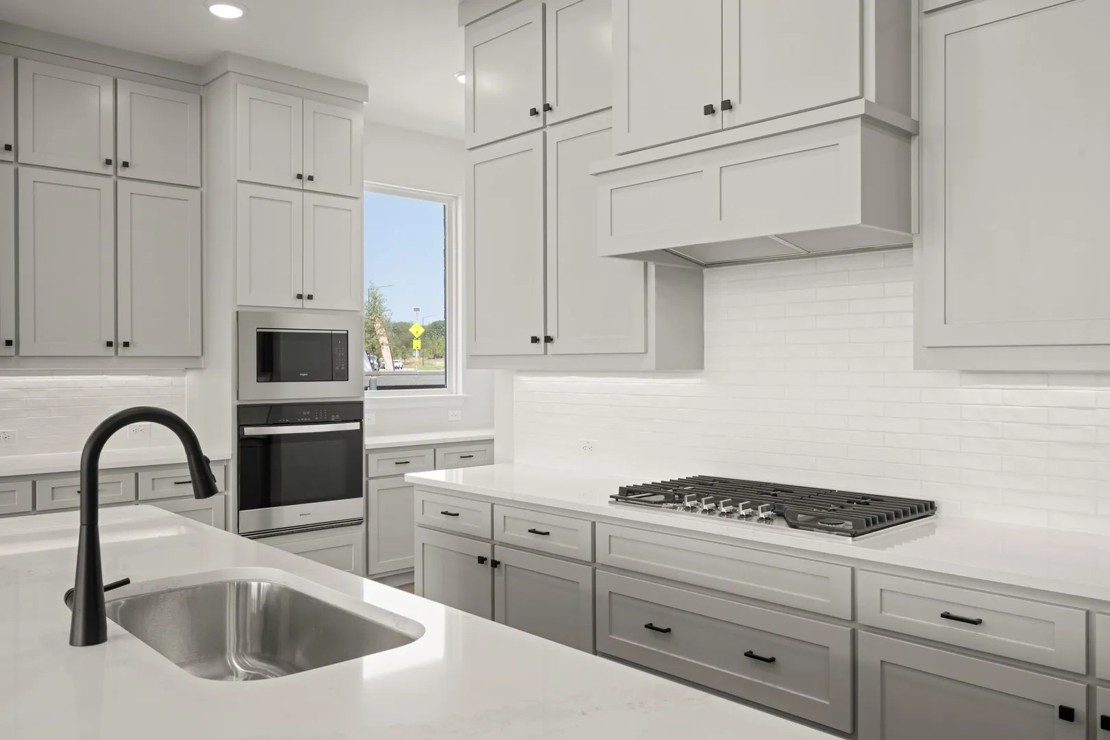 9104 Landmark- Kitchen-5