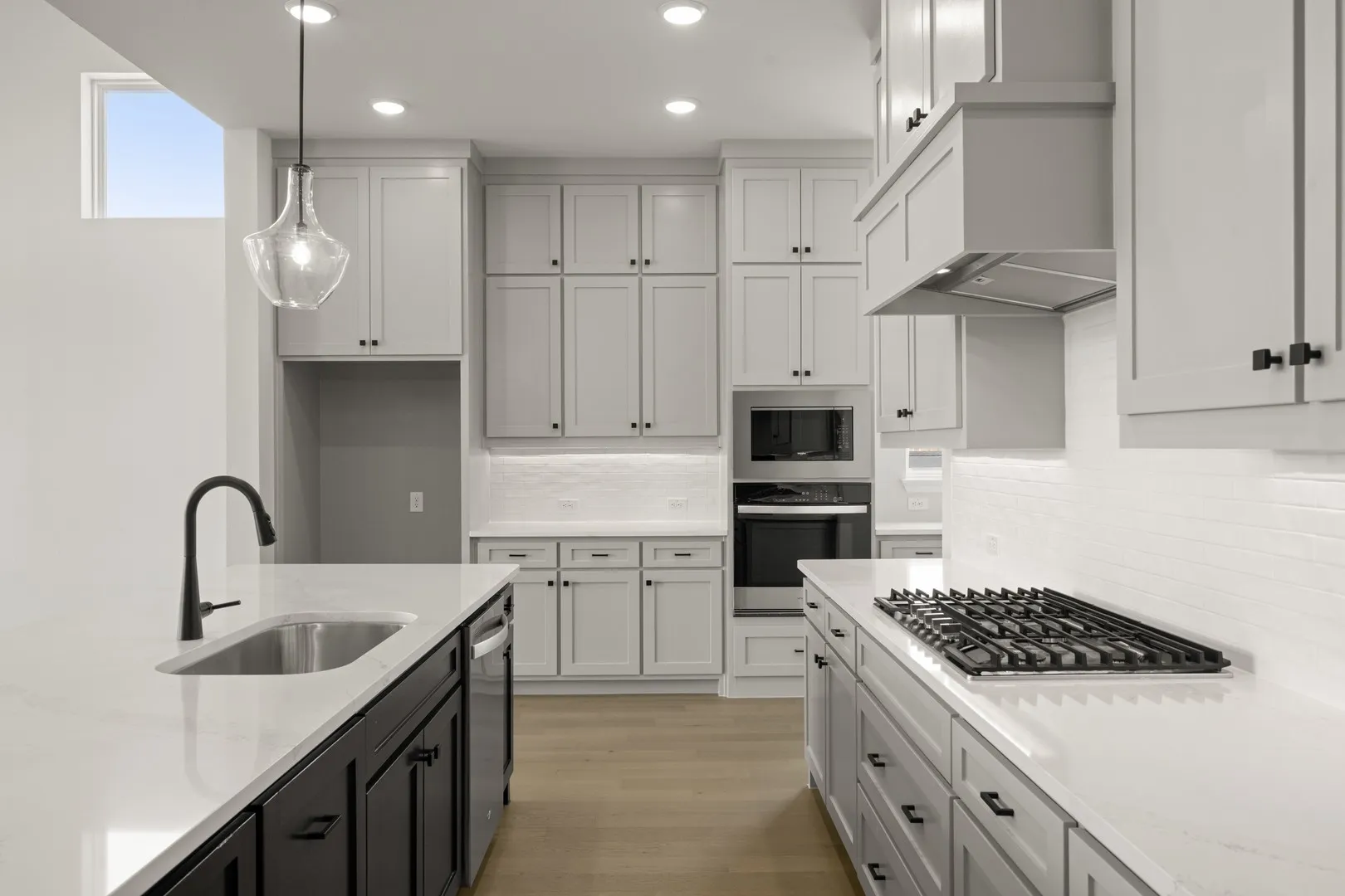 9104 Landmark- Kitchen-4