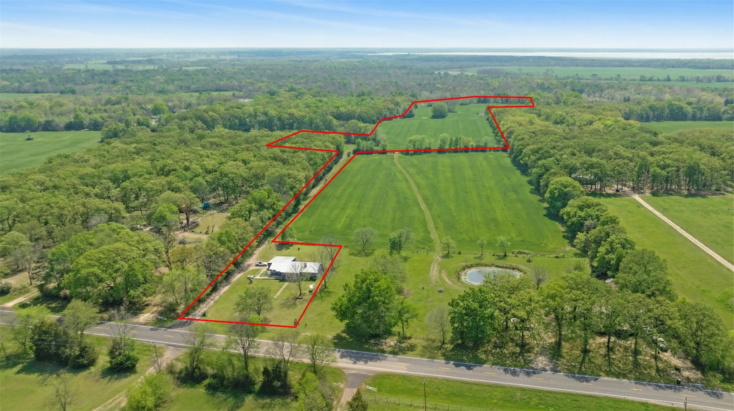 Single Family Residence For Sale in Delta County , 4958 TEXAS HIGHWAY 154, Cooper, Texas 75432, 4 Bedroom, 2 Bathroom, Garage spaces, 1,448 Sqft, built in 1970, Preowned, mls#21217516, Real Estate Agent in Cooper, Homes For Sale in Delta county, Homes For Sale in Cooper, Realtor in Cooper Texas, Real Estate Brokerage Independent Realty Texas, Luminita Cordes Realtor