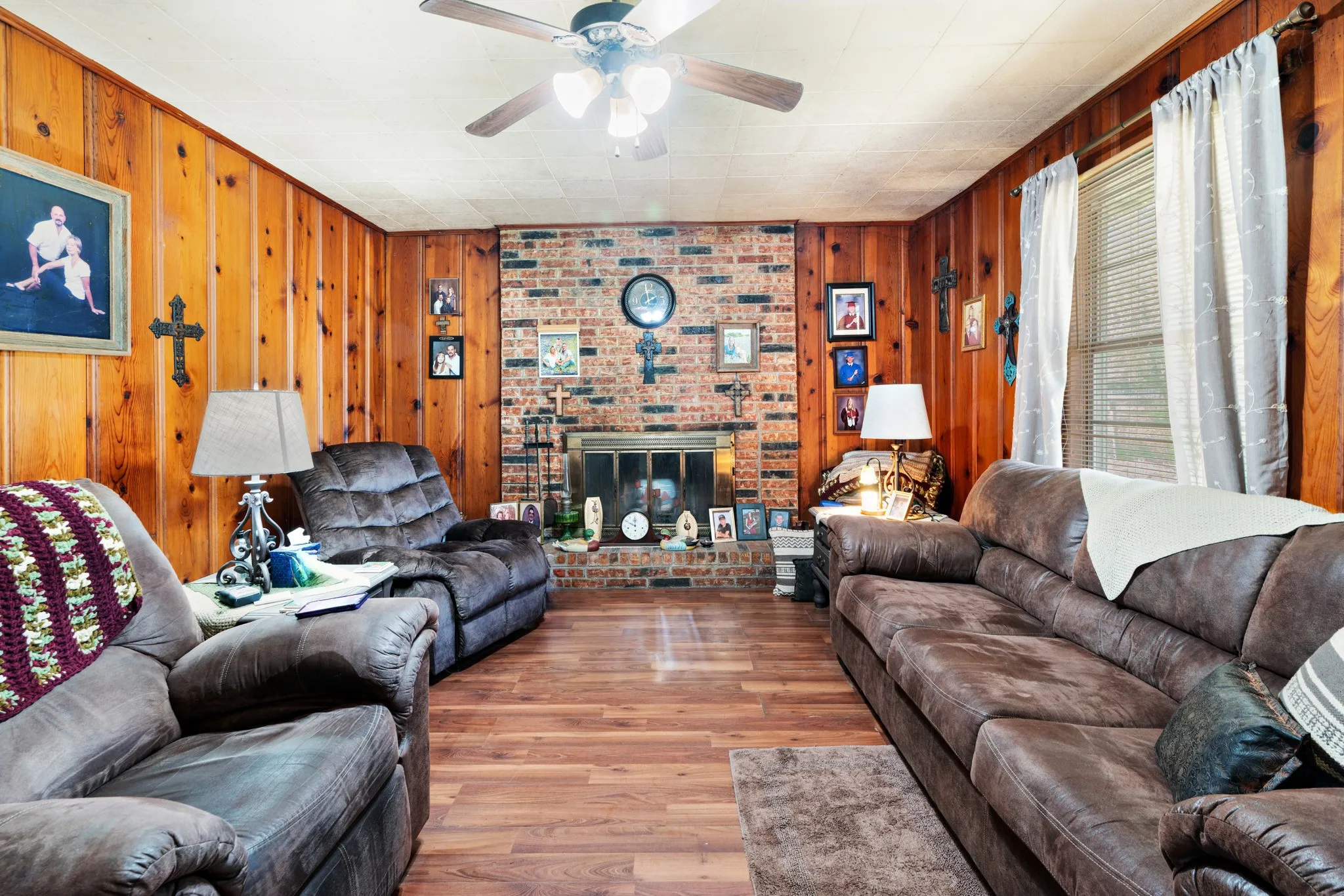 Single Family Residence For Sale in Delta County , 4958 TEXAS HIGHWAY 154, Cooper, Texas 75432, 4 Bedroom, 2 Bathroom, Garage spaces, 1,448 Sqft, built in 1970, Preowned, mls#21217516, Real Estate Agent in Cooper, Homes For Sale in Delta county, Homes For Sale in Cooper, Realtor in Cooper Texas, Real Estate Brokerage Independent Realty Texas, Luminita Cordes Realtor