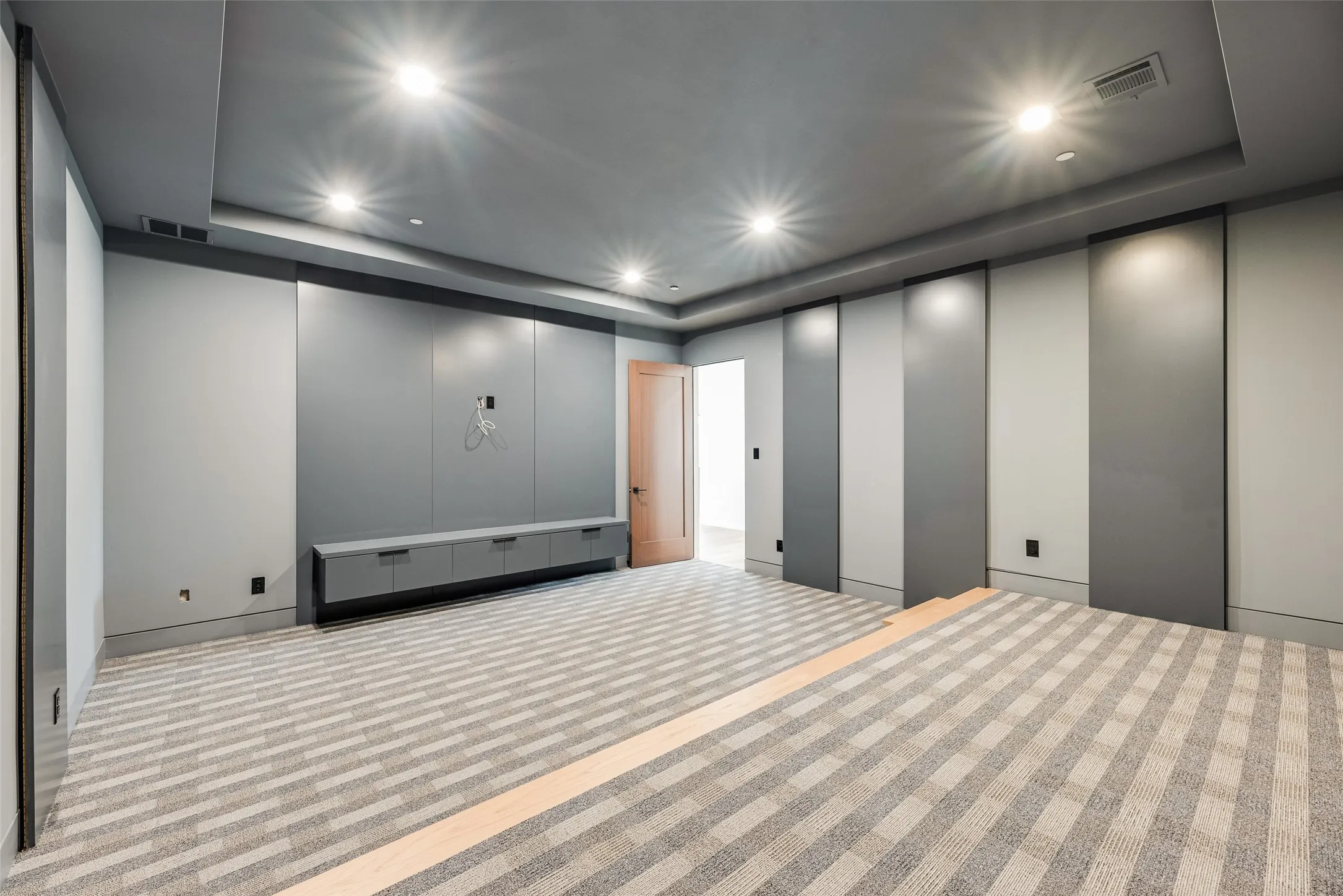 Single Family Residence For Sale in Tarrant County , 410 S White Chapel Boulevard, Southlake, Texas 76092, 8 Bedroom, 11 Bathroom, 4 Garage spaces, 11,123 Sqft, built in 2026, New Construction - Complete, mls#21216332, Real Estate Agent in Southlake, Homes For Sale in Tarrant county, Homes For Sale in Southlake, Realtor in Southlake Texas, Real Estate Brokerage Independent Realty Texas, Luminita Cordes Realtor