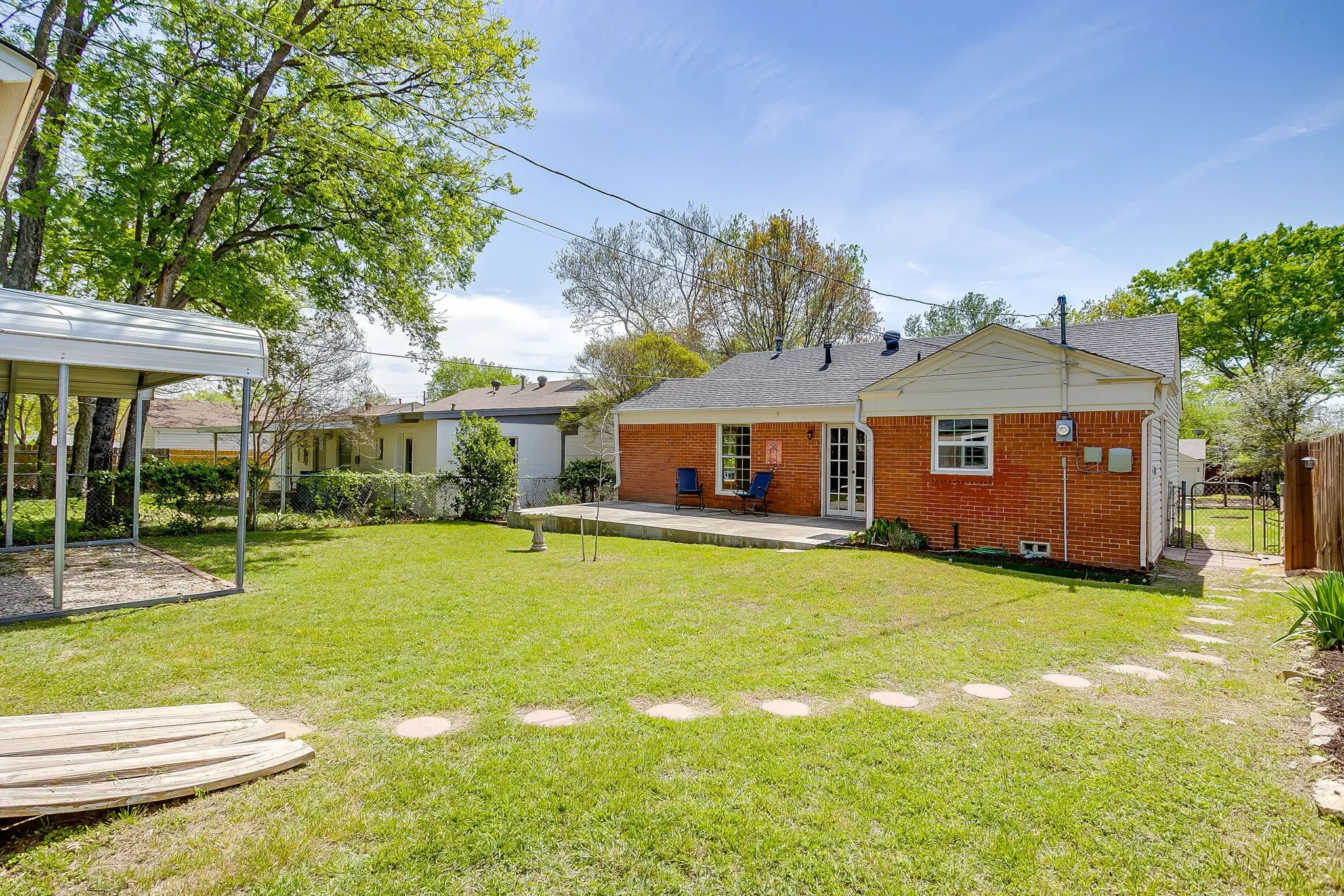 Single Family Residence For Sale in Tarrant County , 4308 Curzon Avenue, Fort Worth, Texas 76107, 2 Bedroom, 1 Bathroom, 1 Garage spaces, 895 Sqft, built in 1942, mls#21201604, Real Estate Agent in Fort Worth, Homes For Sale in Tarrant county, Homes For Sale in Fort Worth, Realtor in Fort Worth Texas, Real Estate Brokerage Independent Realty Texas, Luminita Cordes Realtor