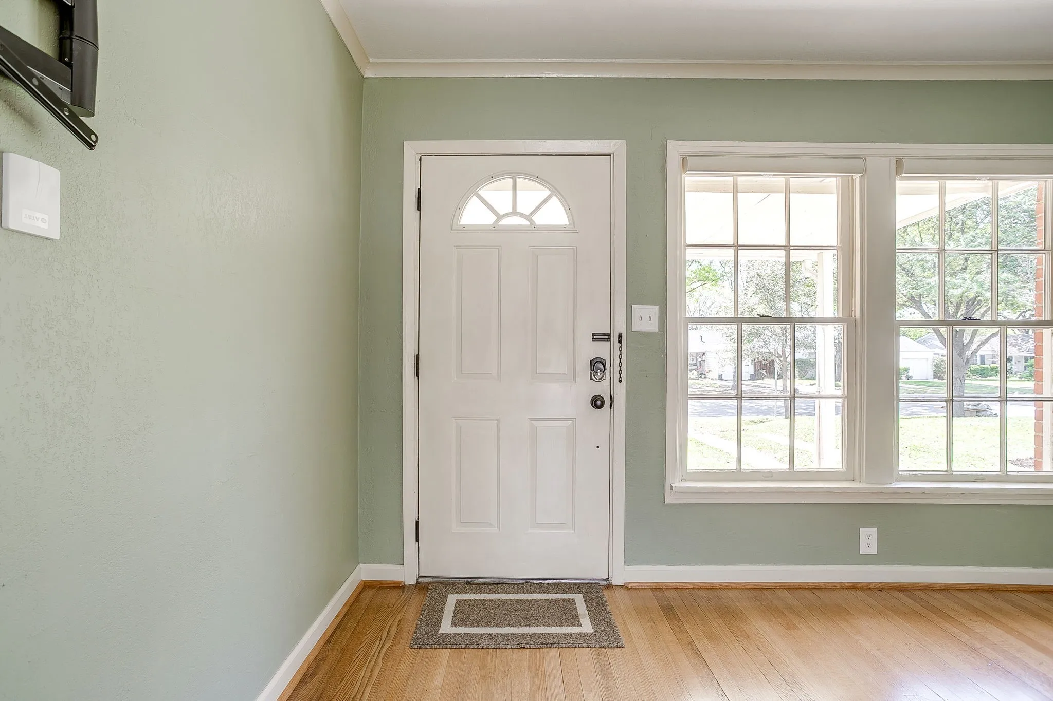 Single Family Residence For Sale in Tarrant County , 4308 Curzon Avenue, Fort Worth, Texas 76107, 2 Bedroom, 1 Bathroom, 1 Garage spaces, 895 Sqft, built in 1942, mls#21201604, Real Estate Agent in Fort Worth, Homes For Sale in Tarrant county, Homes For Sale in Fort Worth, Realtor in Fort Worth Texas, Real Estate Brokerage Independent Realty Texas, Luminita Cordes Realtor
