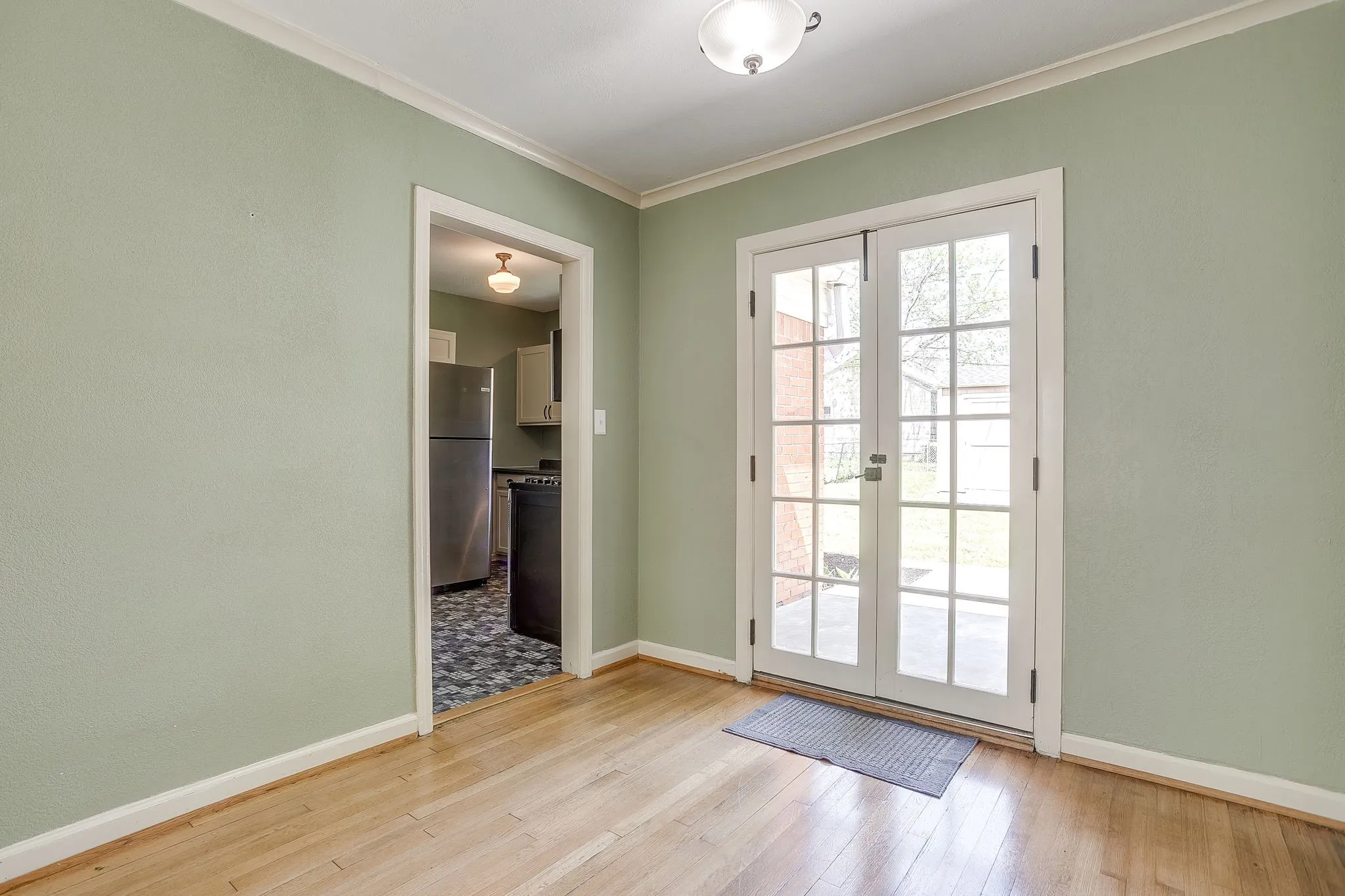 Single Family Residence For Sale in Tarrant County , 4308 Curzon Avenue, Fort Worth, Texas 76107, 2 Bedroom, 1 Bathroom, 1 Garage spaces, 895 Sqft, built in 1942, mls#21201604, Real Estate Agent in Fort Worth, Homes For Sale in Tarrant county, Homes For Sale in Fort Worth, Realtor in Fort Worth Texas, Real Estate Brokerage Independent Realty Texas, Luminita Cordes Realtor