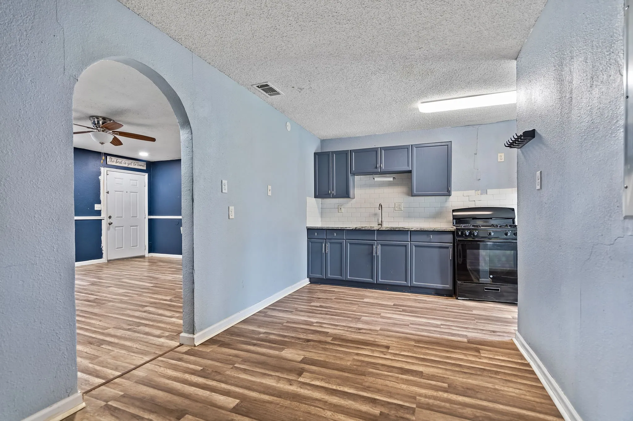 Single Family Residence For Sale in Tarrant County , 3912 Killian Street, Fort Worth, Texas 76119, 3 Bedroom, 1 Bathroom, Garage spaces, 1,150 Sqft, built in 1953, Preowned, mls#21214007, Real Estate Agent in Fort Worth, Homes For Sale in Tarrant county, Homes For Sale in Fort Worth, Realtor in Fort Worth Texas, Real Estate Brokerage Independent Realty Texas, Luminita Cordes Realtor