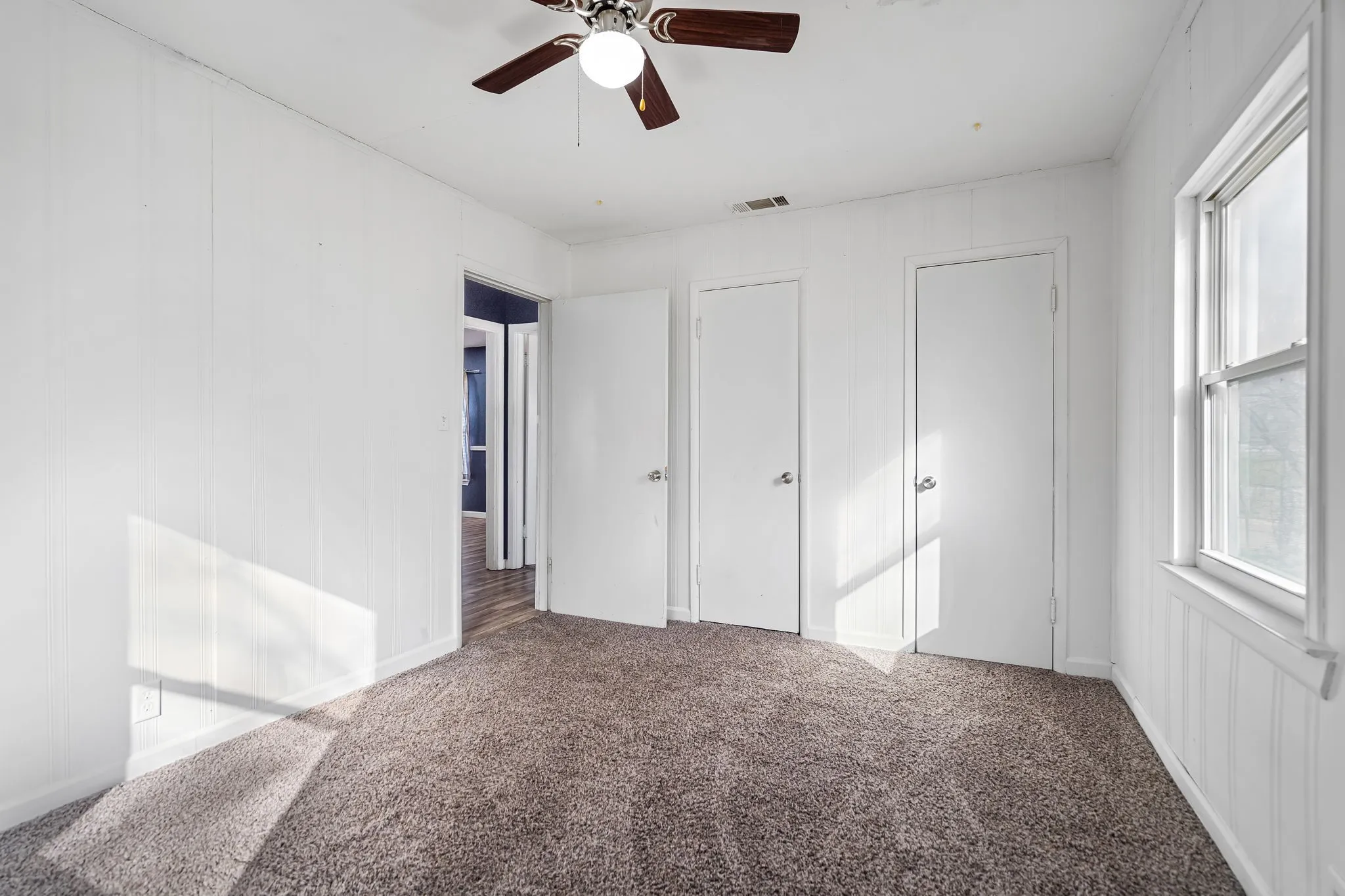 Single Family Residence For Sale in Tarrant County , 3912 Killian Street, Fort Worth, Texas 76119, 3 Bedroom, 1 Bathroom, Garage spaces, 1,150 Sqft, built in 1953, Preowned, mls#21214007, Real Estate Agent in Fort Worth, Homes For Sale in Tarrant county, Homes For Sale in Fort Worth, Realtor in Fort Worth Texas, Real Estate Brokerage Independent Realty Texas, Luminita Cordes Realtor