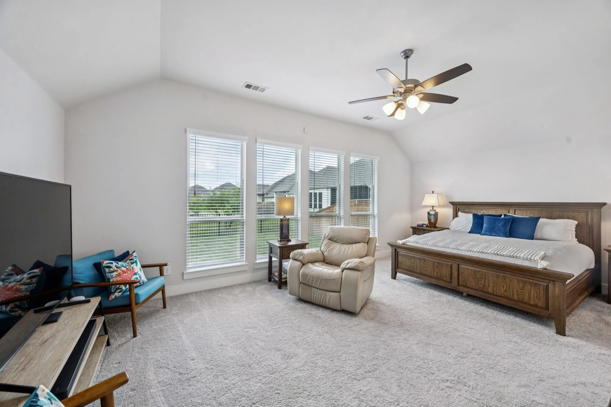 Single Family Residence For Sale in Kaufman County , 1232 Rushcroft Way, Forney, Texas 75126, 4 Bedroom, 4 Bathroom, 3 Garage spaces, 2,730 Sqft, built in 2022, Preowned, Price $425,000, mls#21217681, Real Estate Agent in Forney, Homes For Sale in Kaufman county, Homes For Sale in Forney, Realtor in Forney Texas, Real Estate Brokerage Independent Realty Texas, Luminita Cordes Realtor