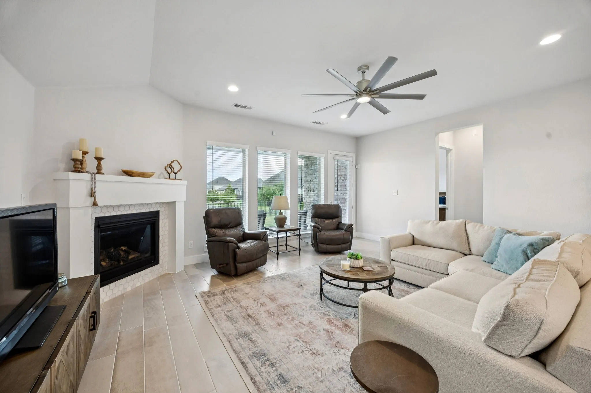 Single Family Residence For Sale in Kaufman County , 1232 Rushcroft Way, Forney, Texas 75126, 4 Bedroom, 4 Bathroom, 3 Garage spaces, 2,730 Sqft, built in 2022, Preowned, Price $425,000, mls#21217681, Real Estate Agent in Forney, Homes For Sale in Kaufman county, Homes For Sale in Forney, Realtor in Forney Texas, Real Estate Brokerage Independent Realty Texas, Luminita Cordes Realtor