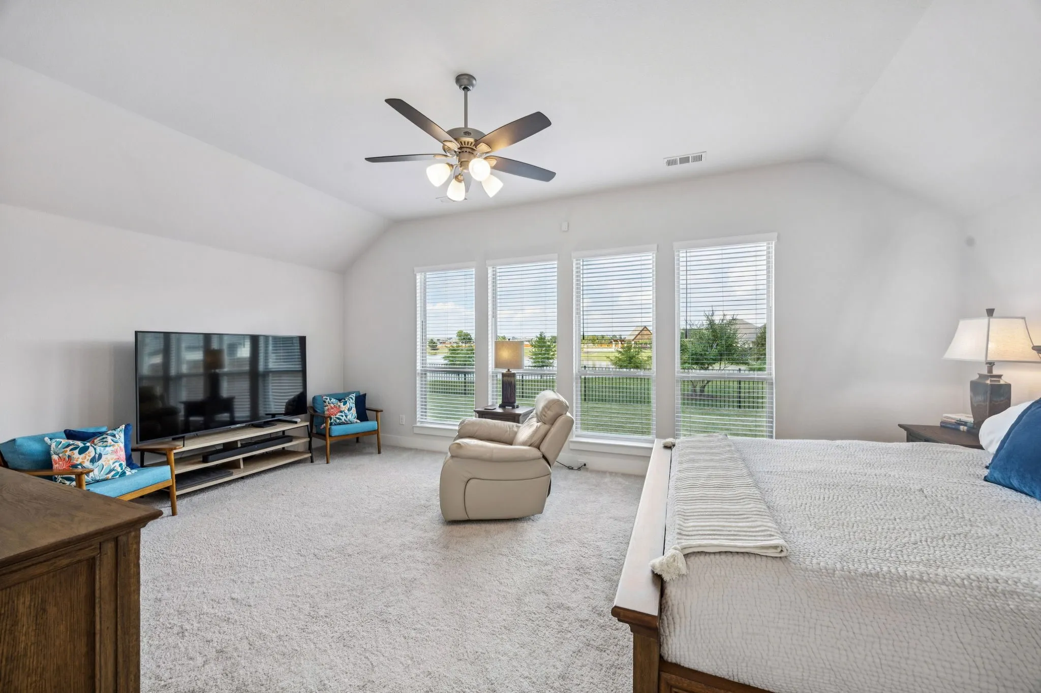 Single Family Residence For Sale in Kaufman County , 1232 Rushcroft Way, Forney, Texas 75126, 4 Bedroom, 4 Bathroom, 3 Garage spaces, 2,730 Sqft, built in 2022, Preowned, Price $425,000, mls#21217681, Real Estate Agent in Forney, Homes For Sale in Kaufman county, Homes For Sale in Forney, Realtor in Forney Texas, Real Estate Brokerage Independent Realty Texas, Luminita Cordes Realtor