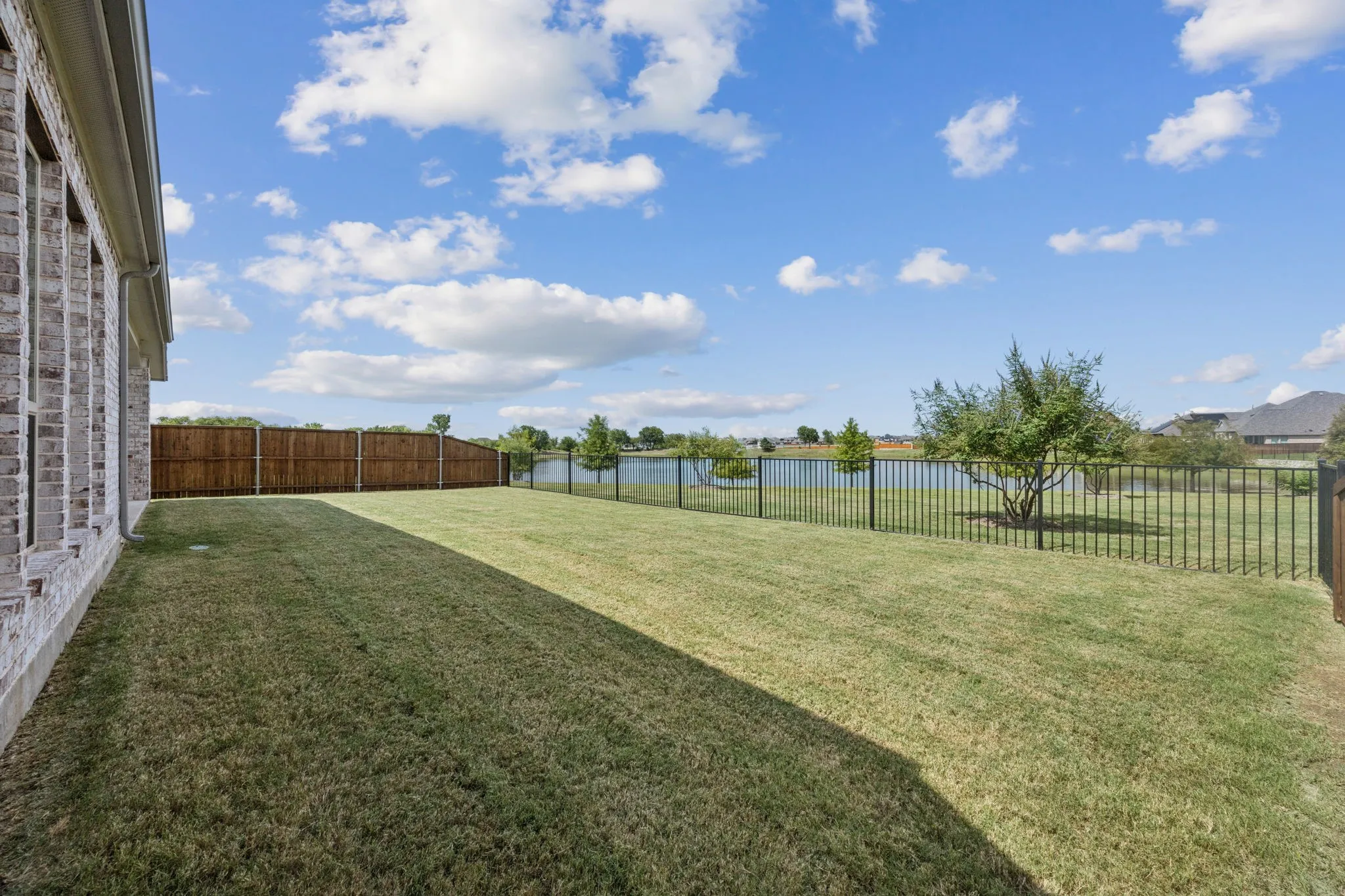 Single Family Residence For Sale in Kaufman County , 1232 Rushcroft Way, Forney, Texas 75126, 4 Bedroom, 4 Bathroom, 3 Garage spaces, 2,730 Sqft, built in 2022, Preowned, Price $425,000, mls#21217681, Real Estate Agent in Forney, Homes For Sale in Kaufman county, Homes For Sale in Forney, Realtor in Forney Texas, Real Estate Brokerage Independent Realty Texas, Luminita Cordes Realtor