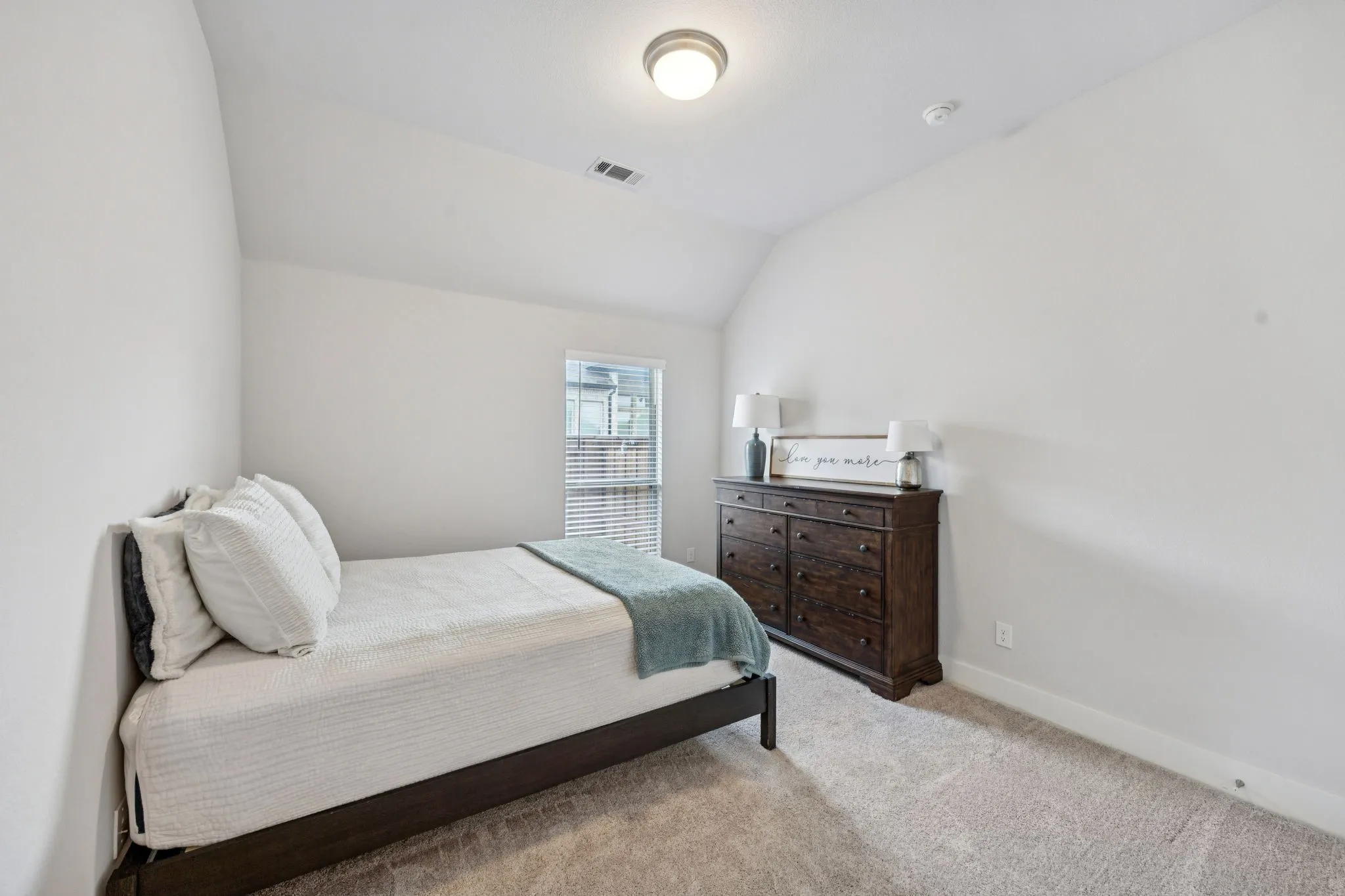 Single Family Residence For Sale in Kaufman County , 1232 Rushcroft Way, Forney, Texas 75126, 4 Bedroom, 4 Bathroom, 3 Garage spaces, 2,730 Sqft, built in 2022, Preowned, Price $425,000, mls#21217681, Real Estate Agent in Forney, Homes For Sale in Kaufman county, Homes For Sale in Forney, Realtor in Forney Texas, Real Estate Brokerage Independent Realty Texas, Luminita Cordes Realtor