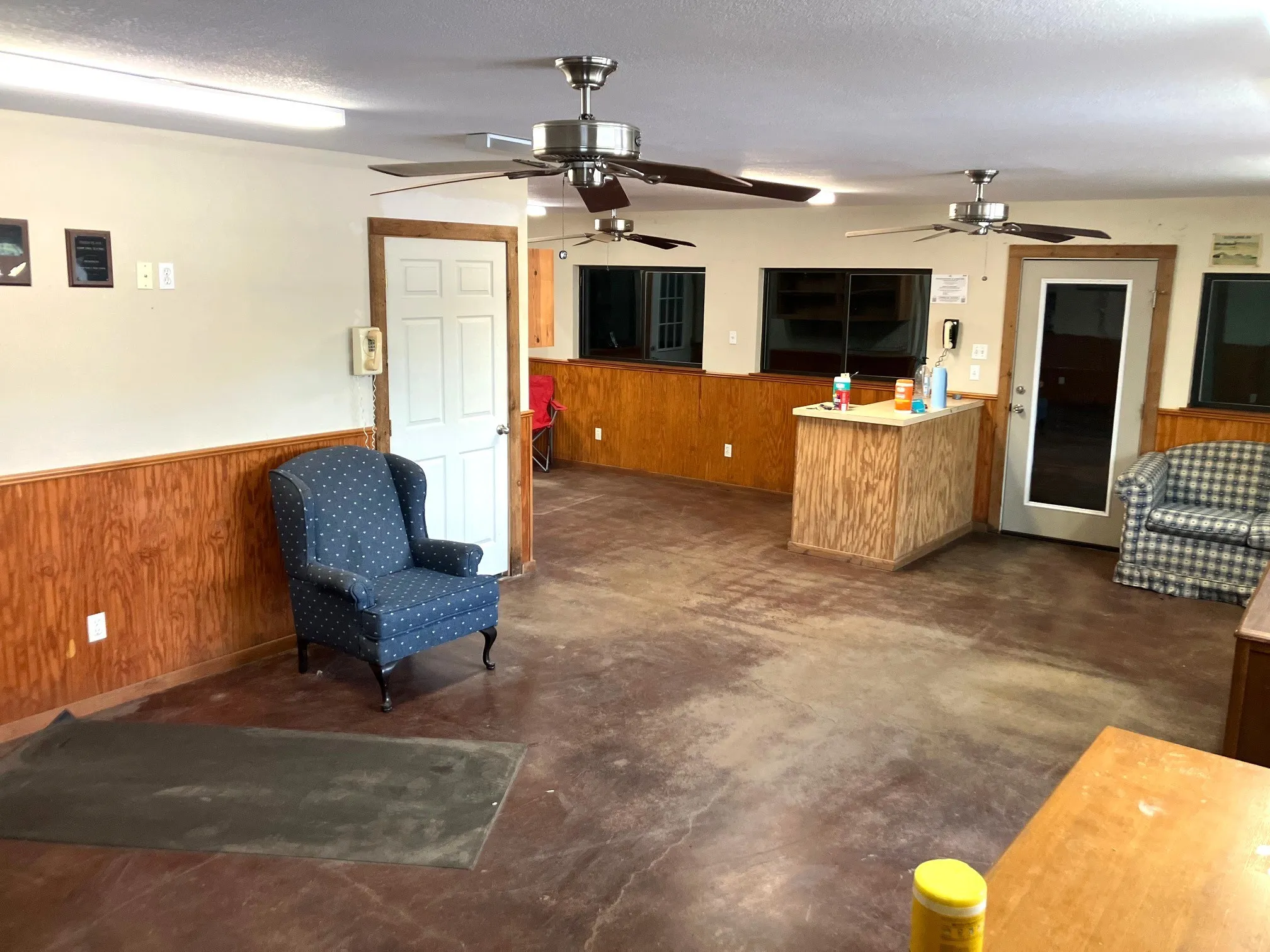 Retail For Sale in Comanche County , 117 E. Bivar, De Leon, Texas 76444, 0, 0, Garage spaces, 0 Sqft, built in 2010, Preowned, Price $481,500, mls#21217223, Real Estate Agent in De Leon, Homes For Sale in Comanche county, Homes For Sale in De Leon, Realtor in De Leon Texas, Real Estate Brokerage Independent Realty Texas, Luminita Cordes Realtor