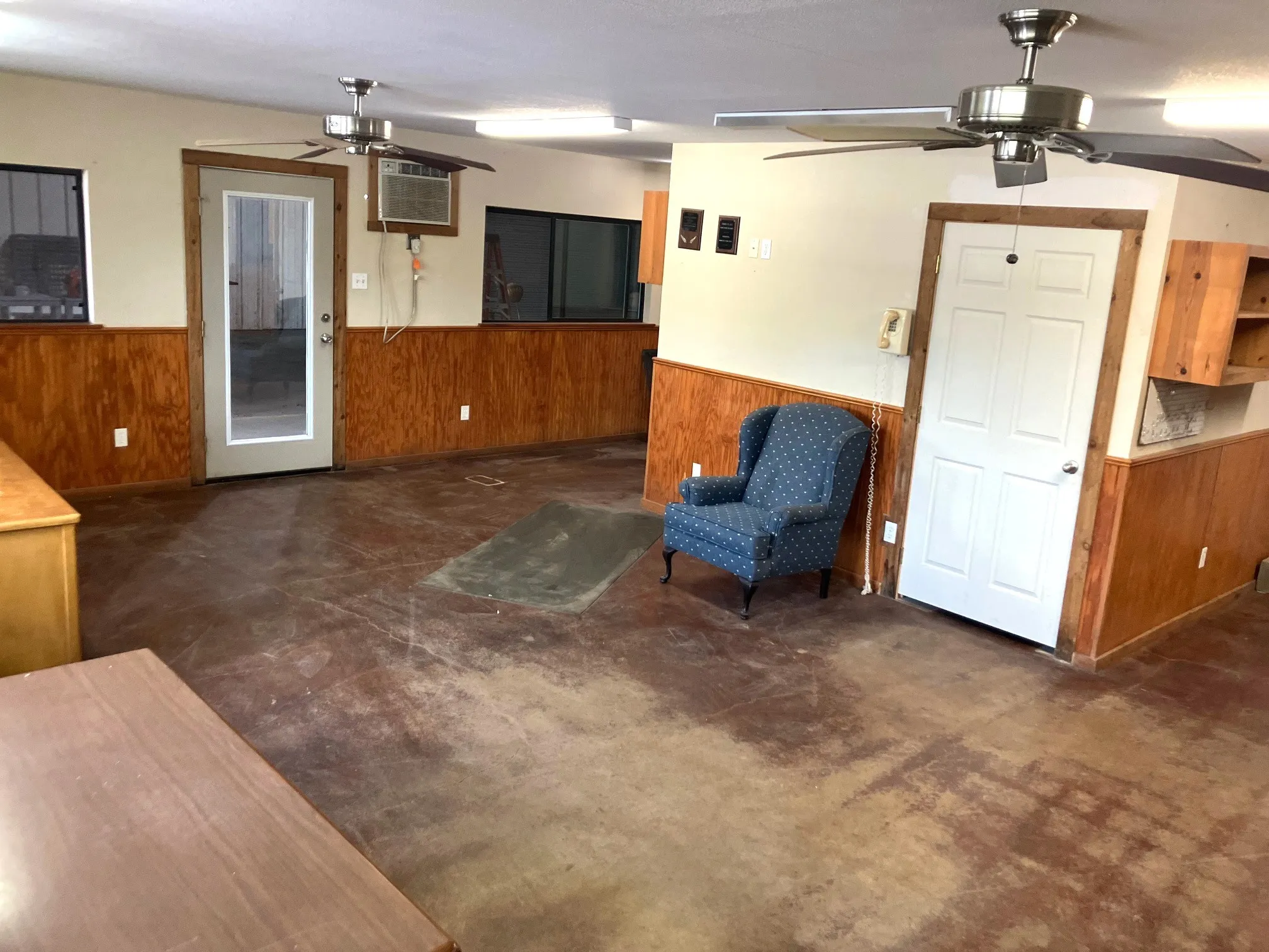Retail For Sale in Comanche County , 117 E. Bivar, De Leon, Texas 76444, 0, 0, Garage spaces, 0 Sqft, built in 2010, Preowned, Price $481,500, mls#21217223, Real Estate Agent in De Leon, Homes For Sale in Comanche county, Homes For Sale in De Leon, Realtor in De Leon Texas, Real Estate Brokerage Independent Realty Texas, Luminita Cordes Realtor
