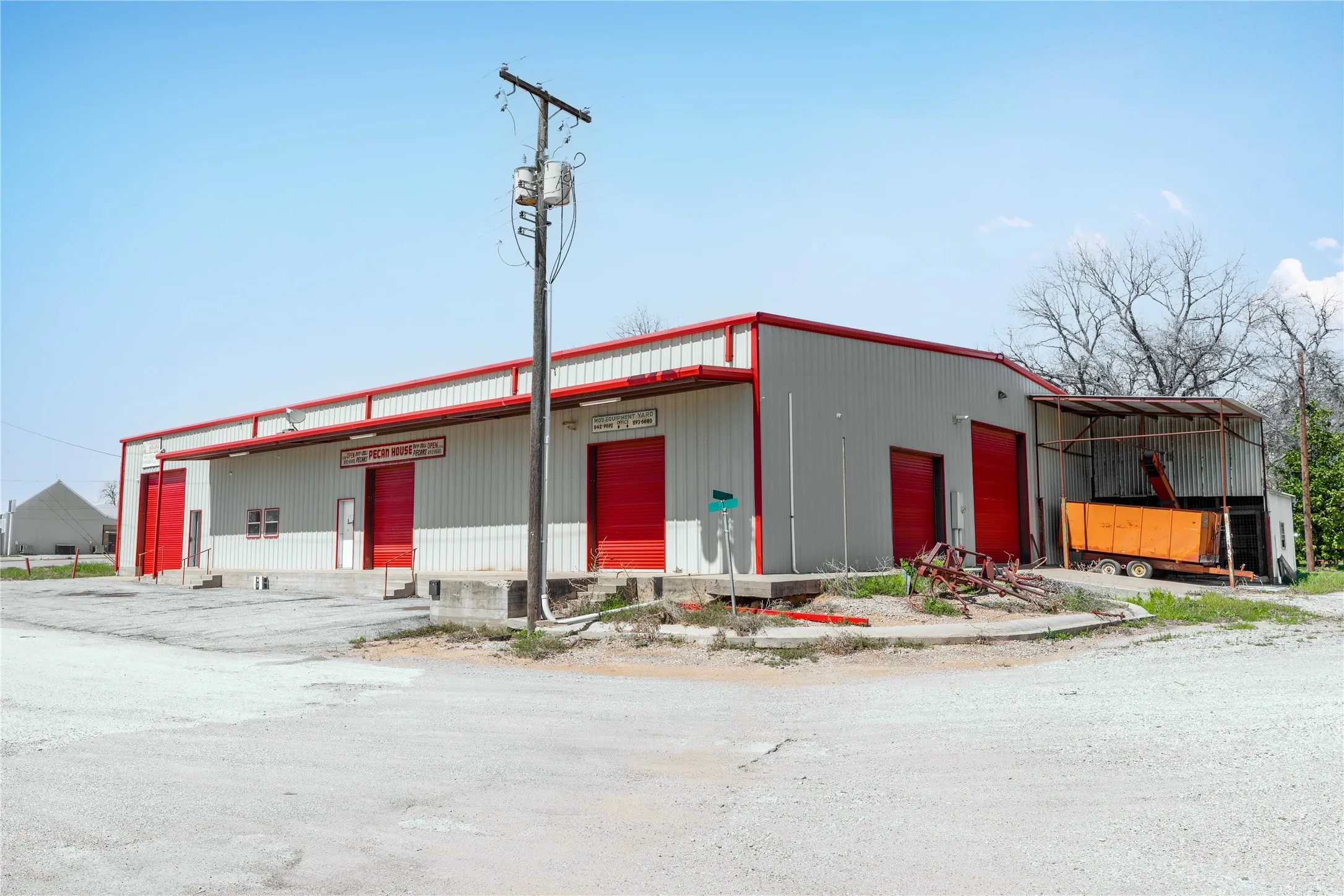 Retail For Sale in Comanche County , 117 E. Bivar, De Leon, Texas 76444, 0, 0, Garage spaces, 0 Sqft, built in 2010, Preowned, Price $481,500, mls#21217223, Real Estate Agent in De Leon, Homes For Sale in Comanche county, Homes For Sale in De Leon, Realtor in De Leon Texas, Real Estate Brokerage Independent Realty Texas, Luminita Cordes Realtor