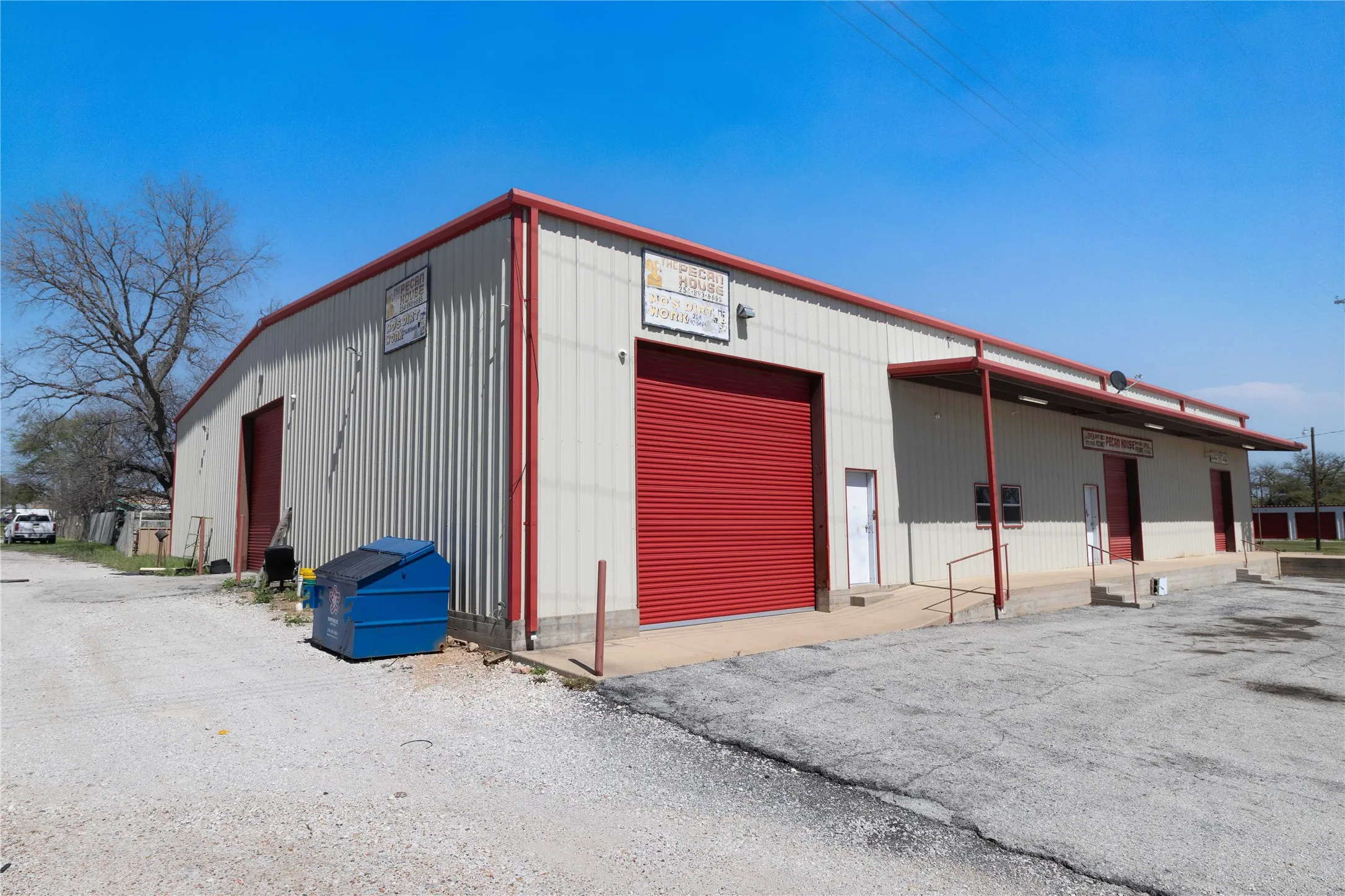 Retail For Sale in Comanche County , 117 E. Bivar, De Leon, Texas 76444, 0, 0, Garage spaces, 0 Sqft, built in 2010, Preowned, Price $481,500, mls#21217223, Real Estate Agent in De Leon, Homes For Sale in Comanche county, Homes For Sale in De Leon, Realtor in De Leon Texas, Real Estate Brokerage Independent Realty Texas, Luminita Cordes Realtor