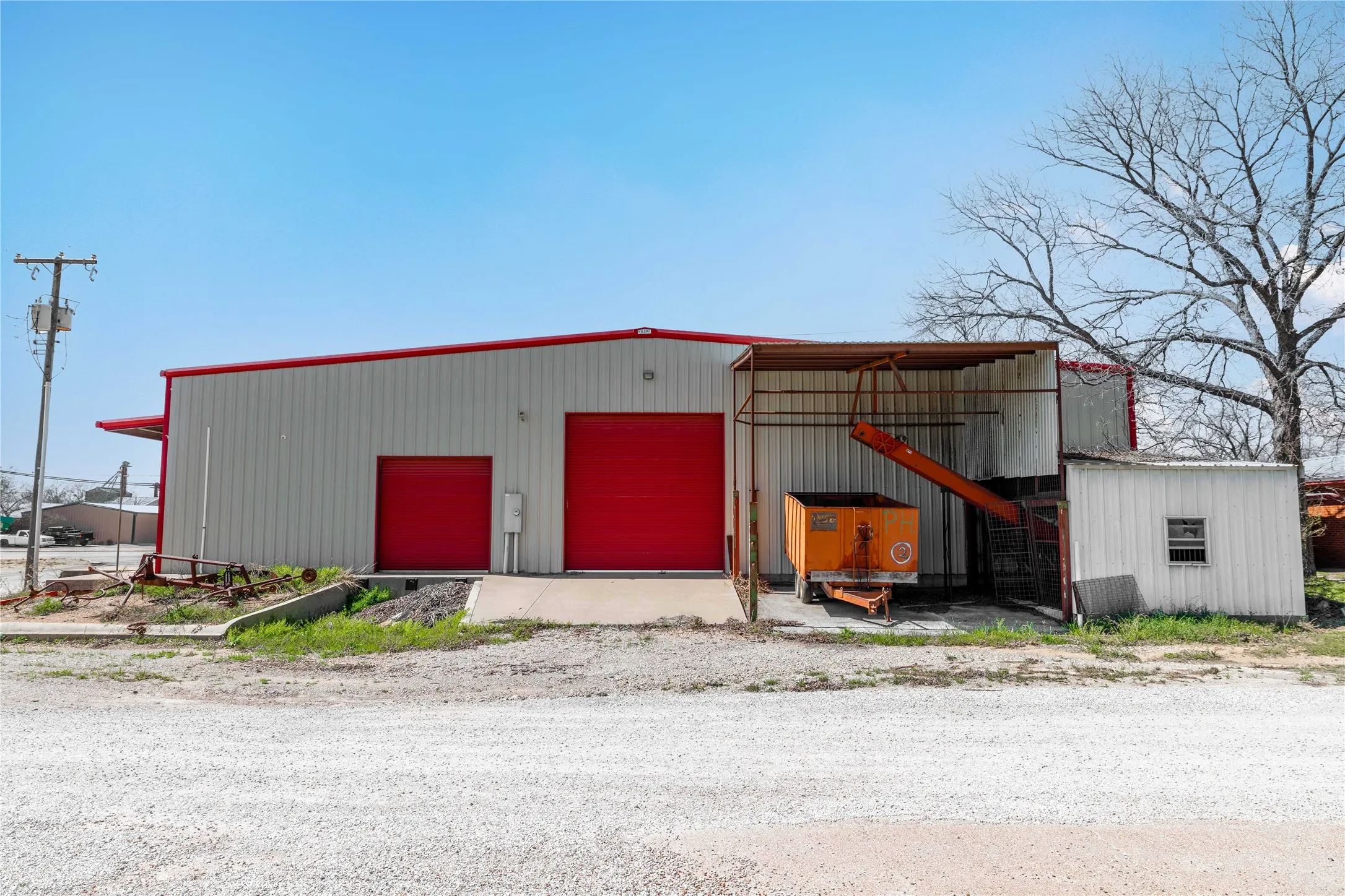 Retail For Sale in Comanche County , 117 E. Bivar, De Leon, Texas 76444, 0, 0, Garage spaces, 0 Sqft, built in 2010, Preowned, Price $481,500, mls#21217223, Real Estate Agent in De Leon, Homes For Sale in Comanche county, Homes For Sale in De Leon, Realtor in De Leon Texas, Real Estate Brokerage Independent Realty Texas, Luminita Cordes Realtor