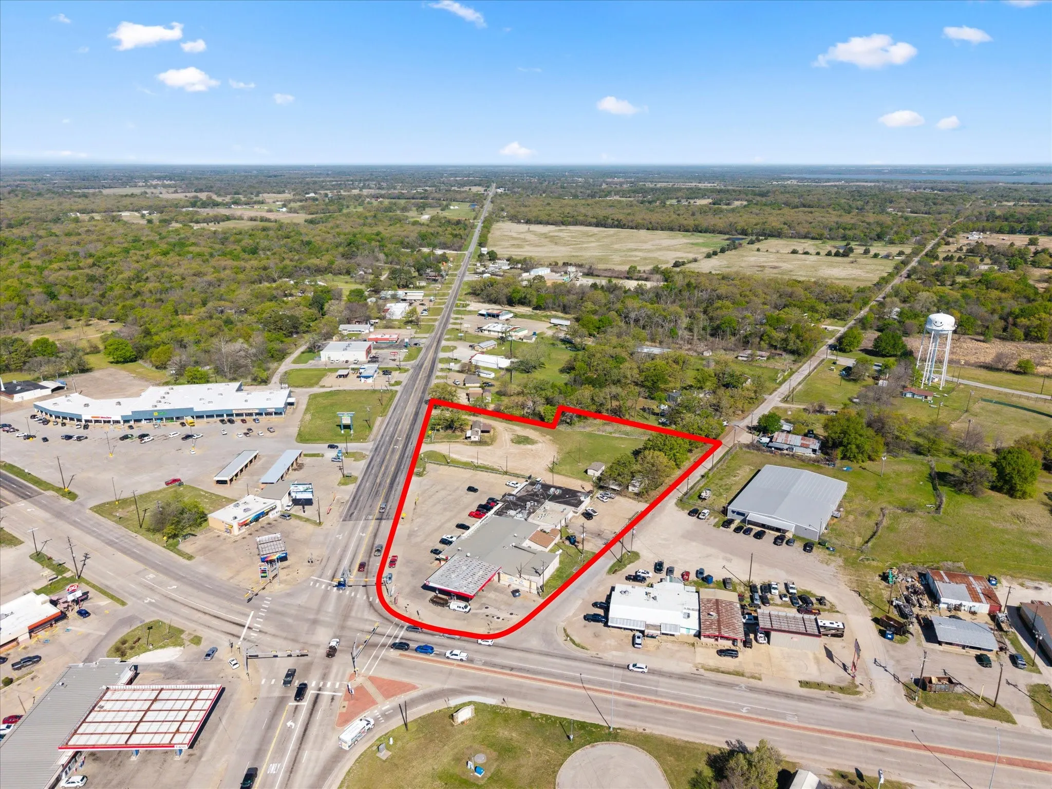 Retail For Sale in Henderson County , 101 N Seven Points Boulevard, Seven Points, Texas 75143, 0, 0, Garage spaces, 0 Sqft, built in 1980, Preowned, Price $1,700,000, mls#21217737, Real Estate Agent in Seven Points, Homes For Sale in Henderson county, Homes For Sale in Seven Points, Realtor in Seven Points Texas, Real Estate Brokerage Independent Realty Texas, Luminita Cordes Realtor