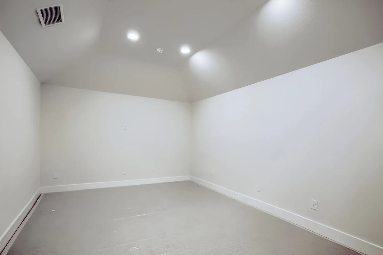 Vaulted ceiling with recessed lighting