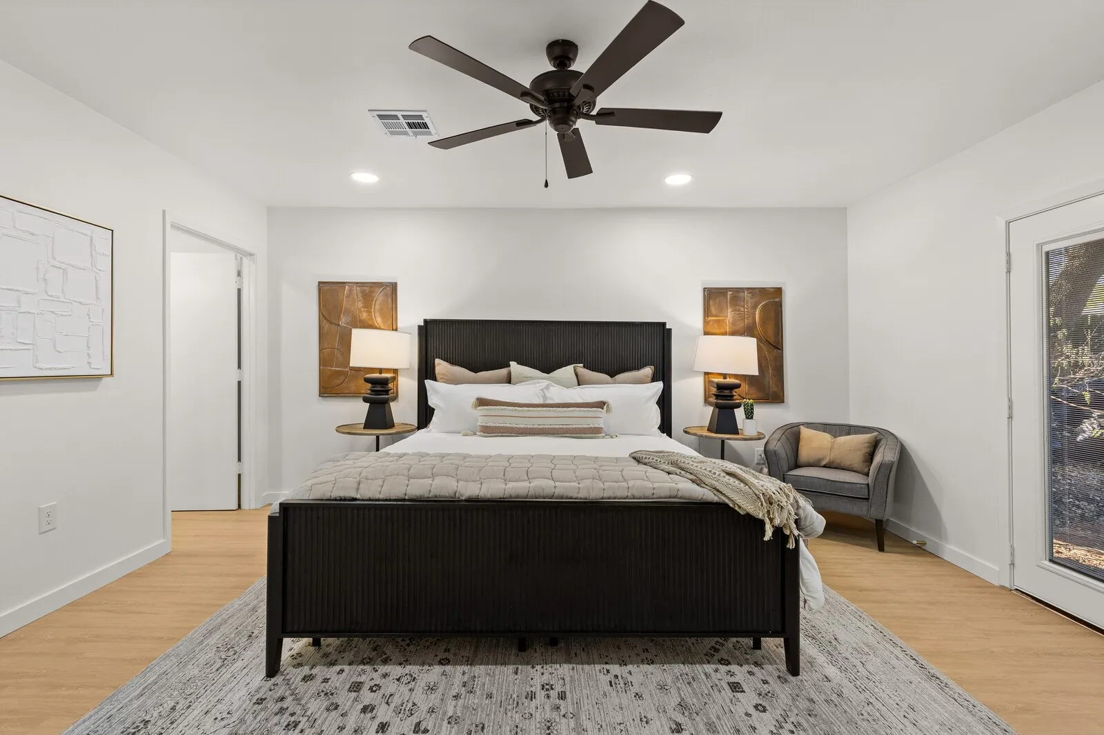 Single Family Residence For Sale in Mc Lennan County , 2324 Wooded Acres Drive, Waco, Texas 76710, 4 Bedroom, 3 Bathroom, Garage spaces, 2,921 Sqft, built in 1957, mls#21214946, Real Estate Agent in Waco, Homes For Sale in Mc Lennan county, Homes For Sale in Waco, Realtor in Waco Texas, Real Estate Brokerage Independent Realty Texas, Luminita Cordes Realtor