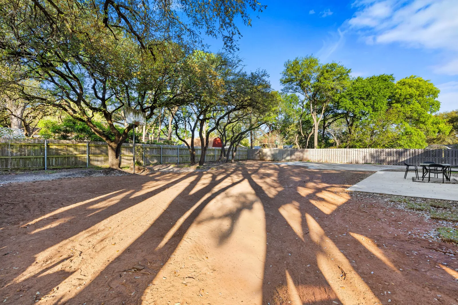 Single Family Residence For Sale in Mc Lennan County , 2324 Wooded Acres Drive, Waco, Texas 76710, 4 Bedroom, 3 Bathroom, Garage spaces, 2,921 Sqft, built in 1957, mls#21214946, Real Estate Agent in Waco, Homes For Sale in Mc Lennan county, Homes For Sale in Waco, Realtor in Waco Texas, Real Estate Brokerage Independent Realty Texas, Luminita Cordes Realtor